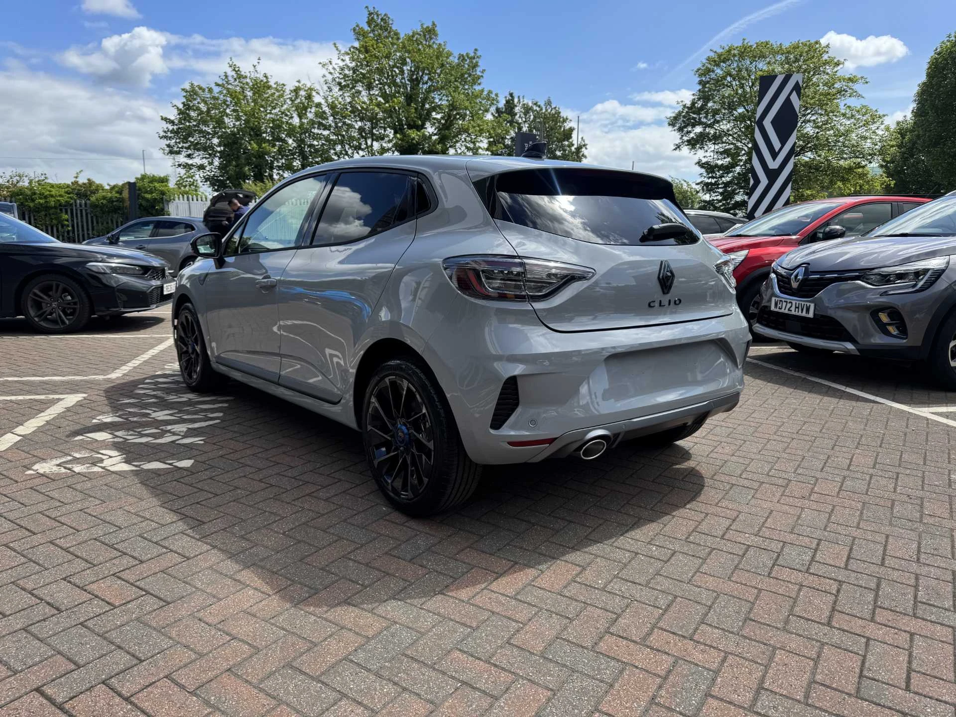 Vehicle image 3