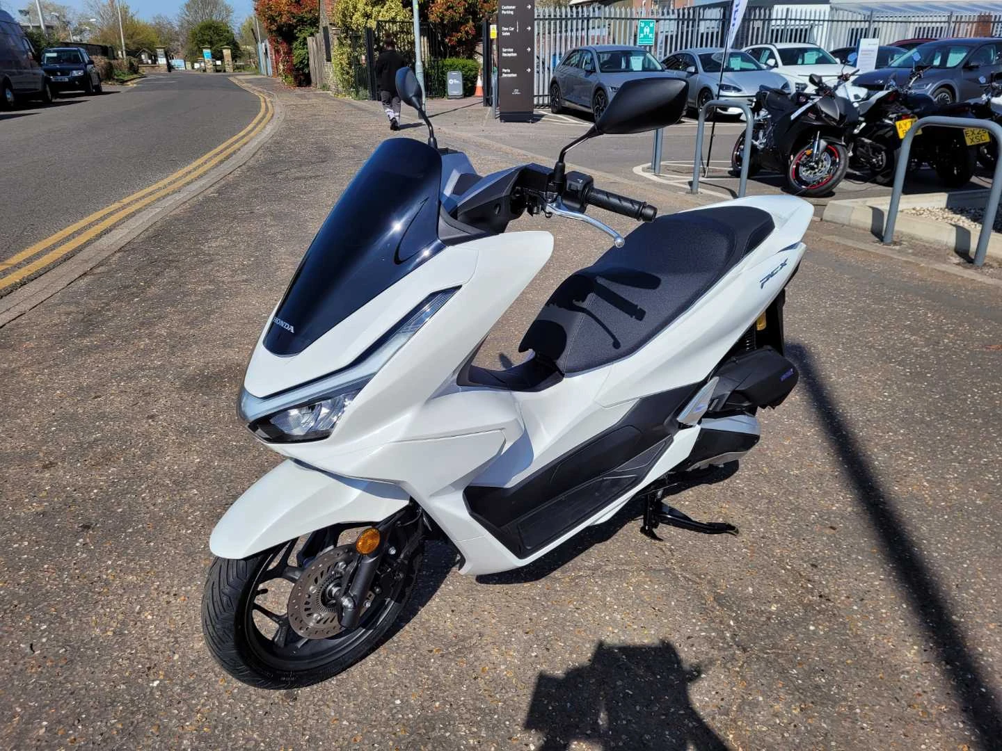 Vehicle image 7
