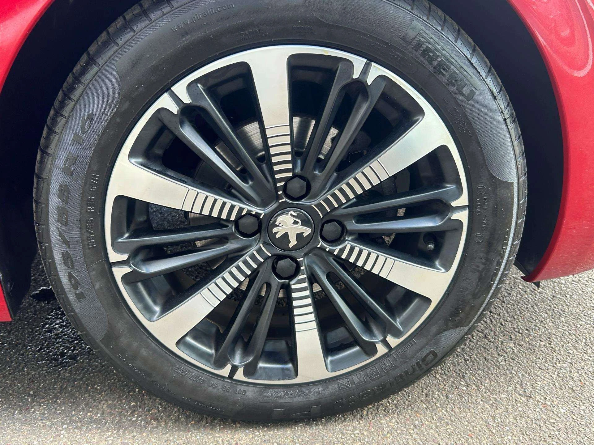 Vehicle image 6