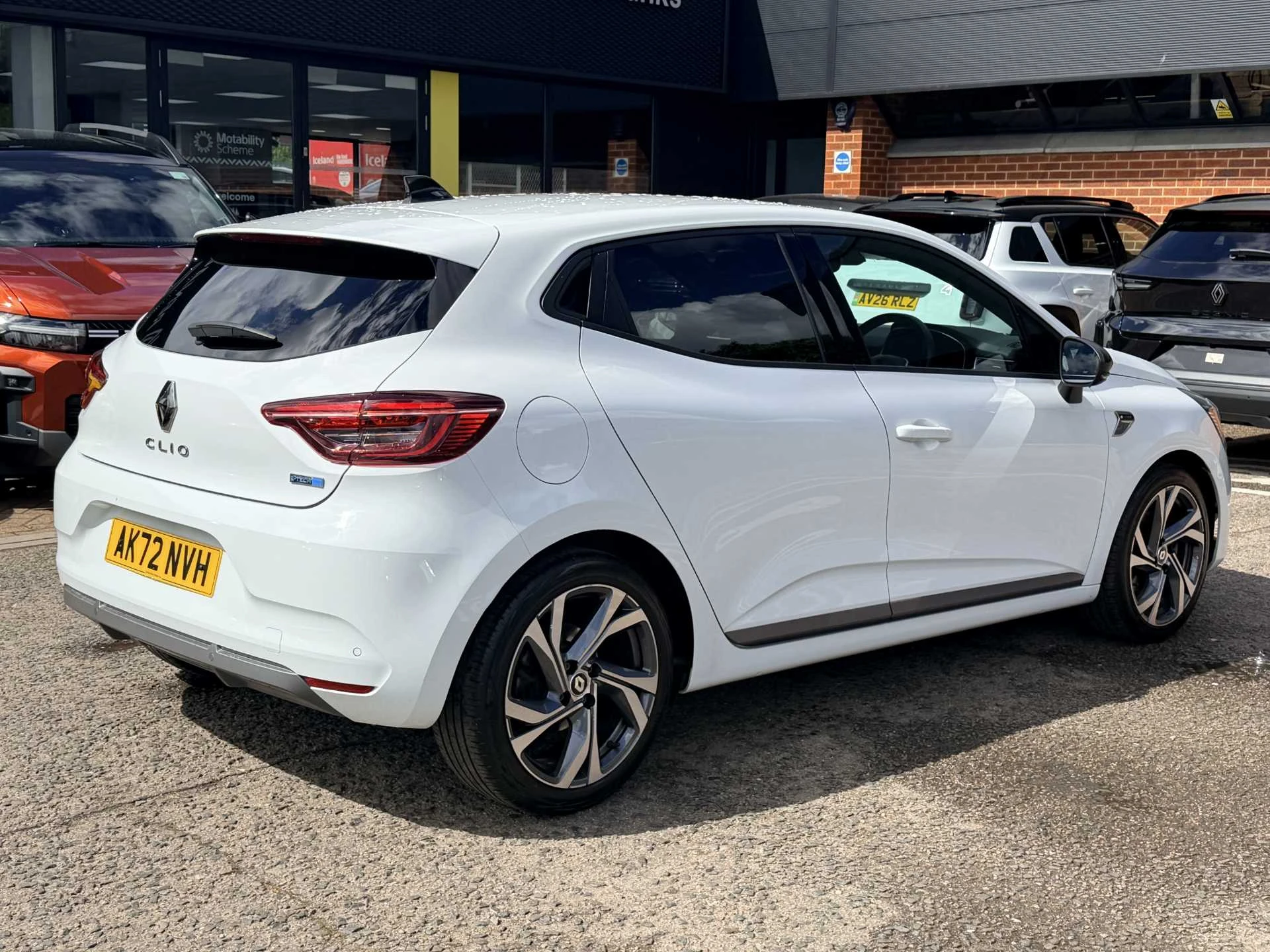 Vehicle image 4