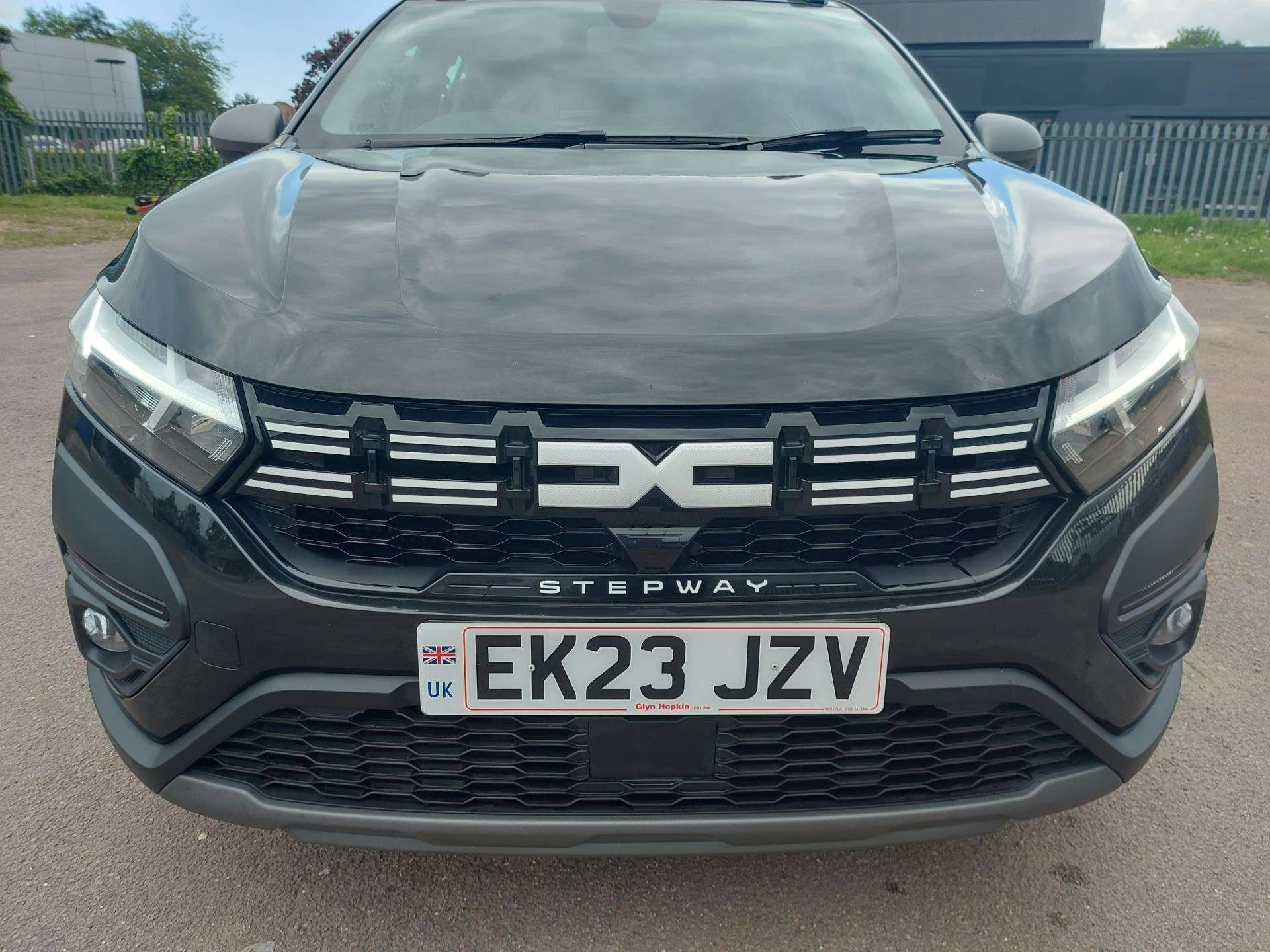 Vehicle image 6