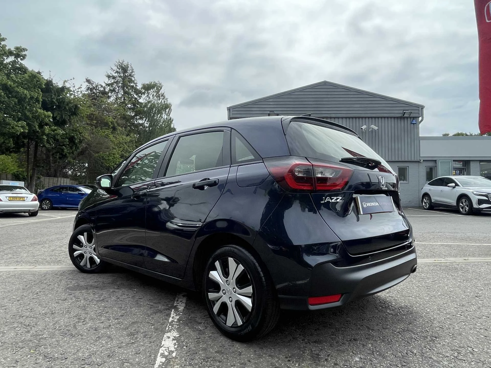 Vehicle image 3