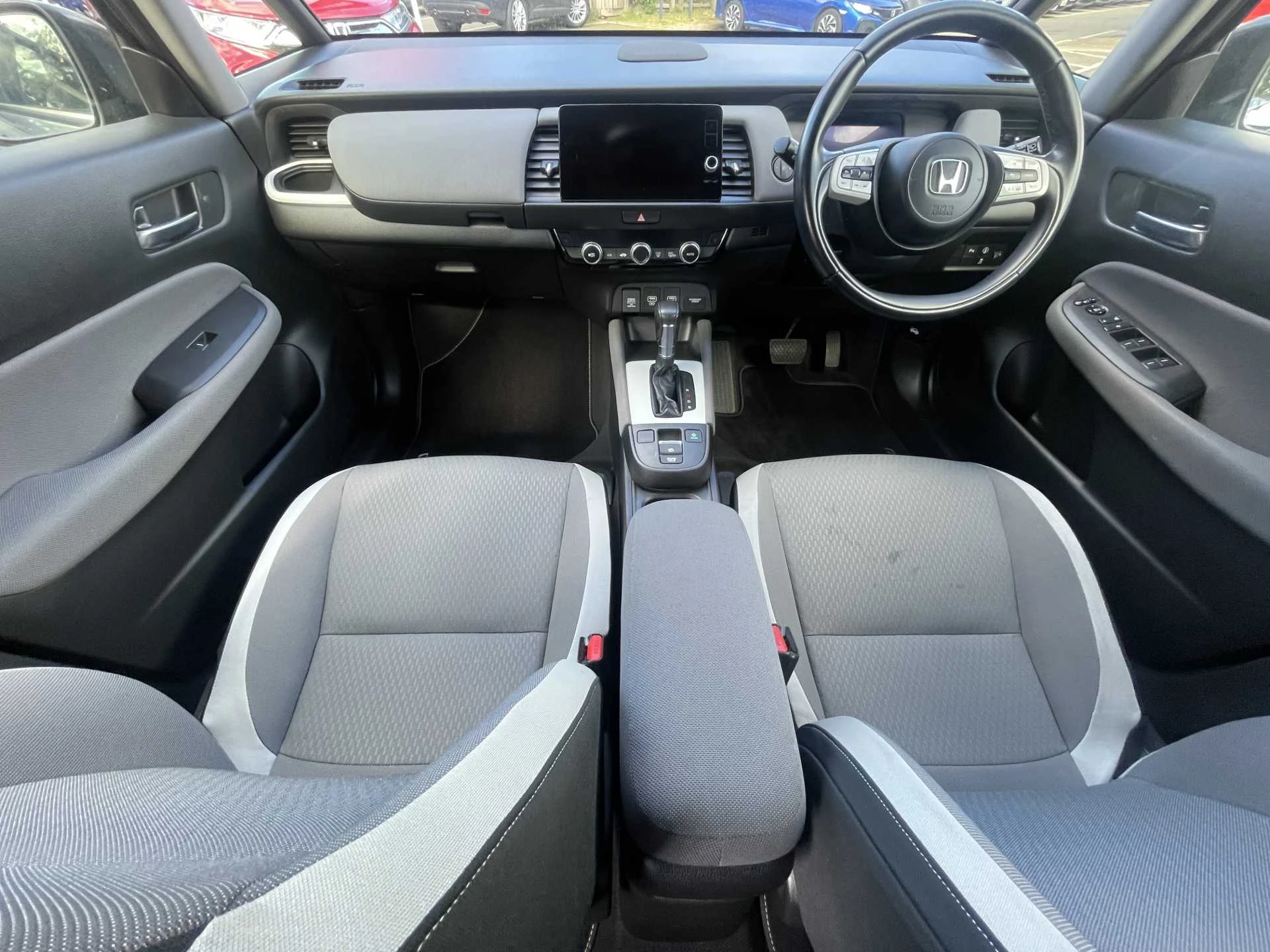 Vehicle image 4