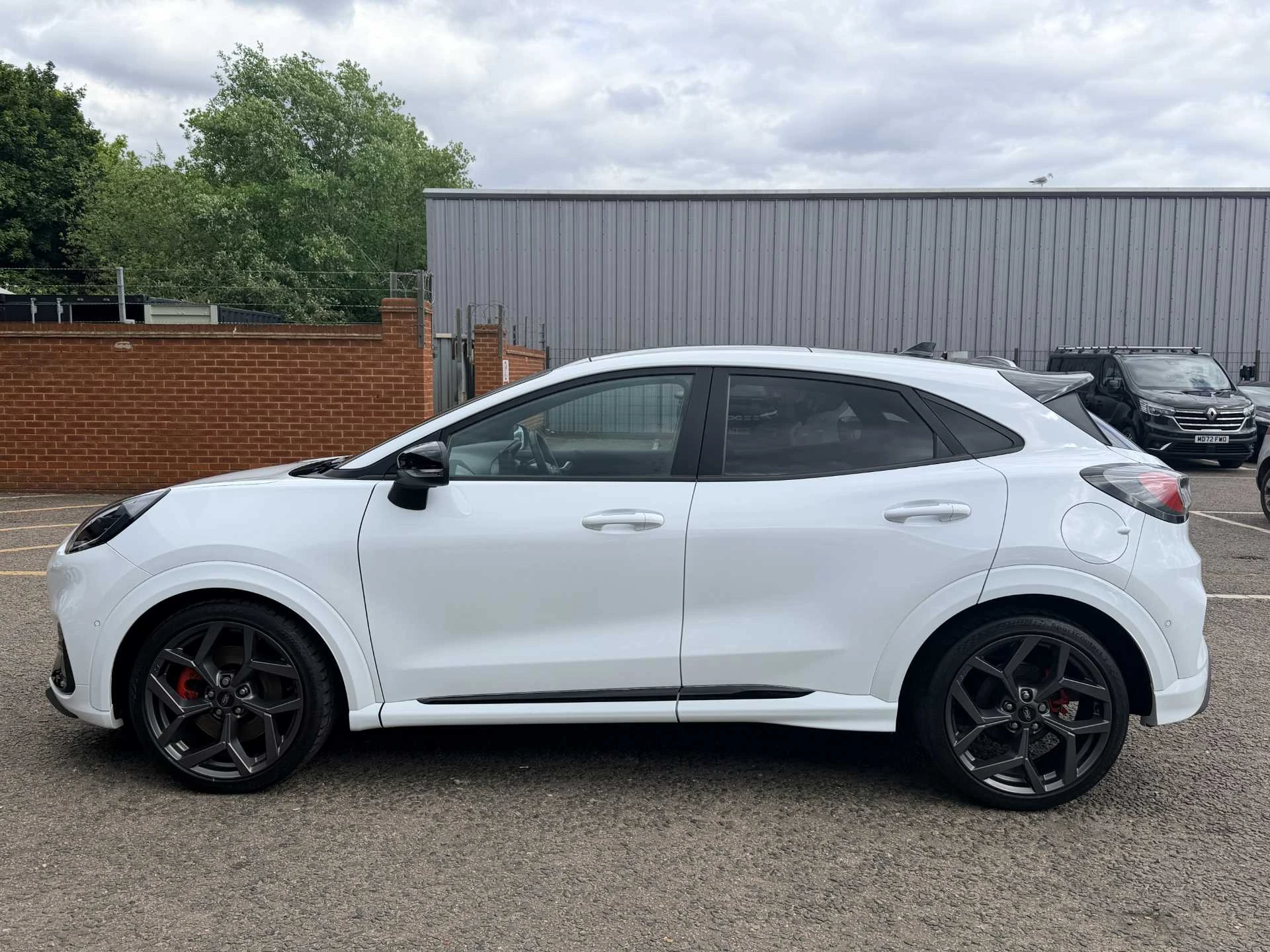 Vehicle image 7