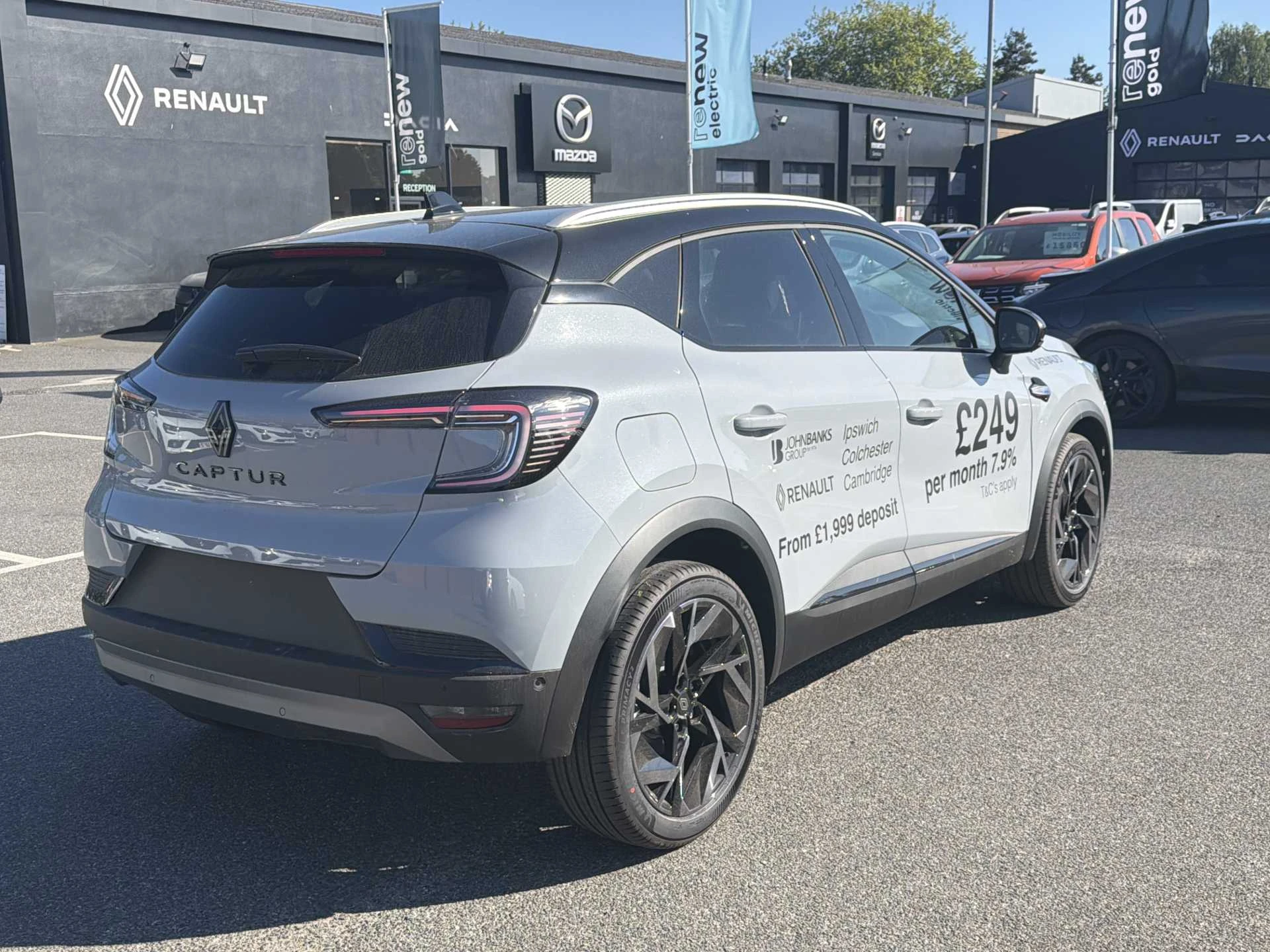 Vehicle image 4