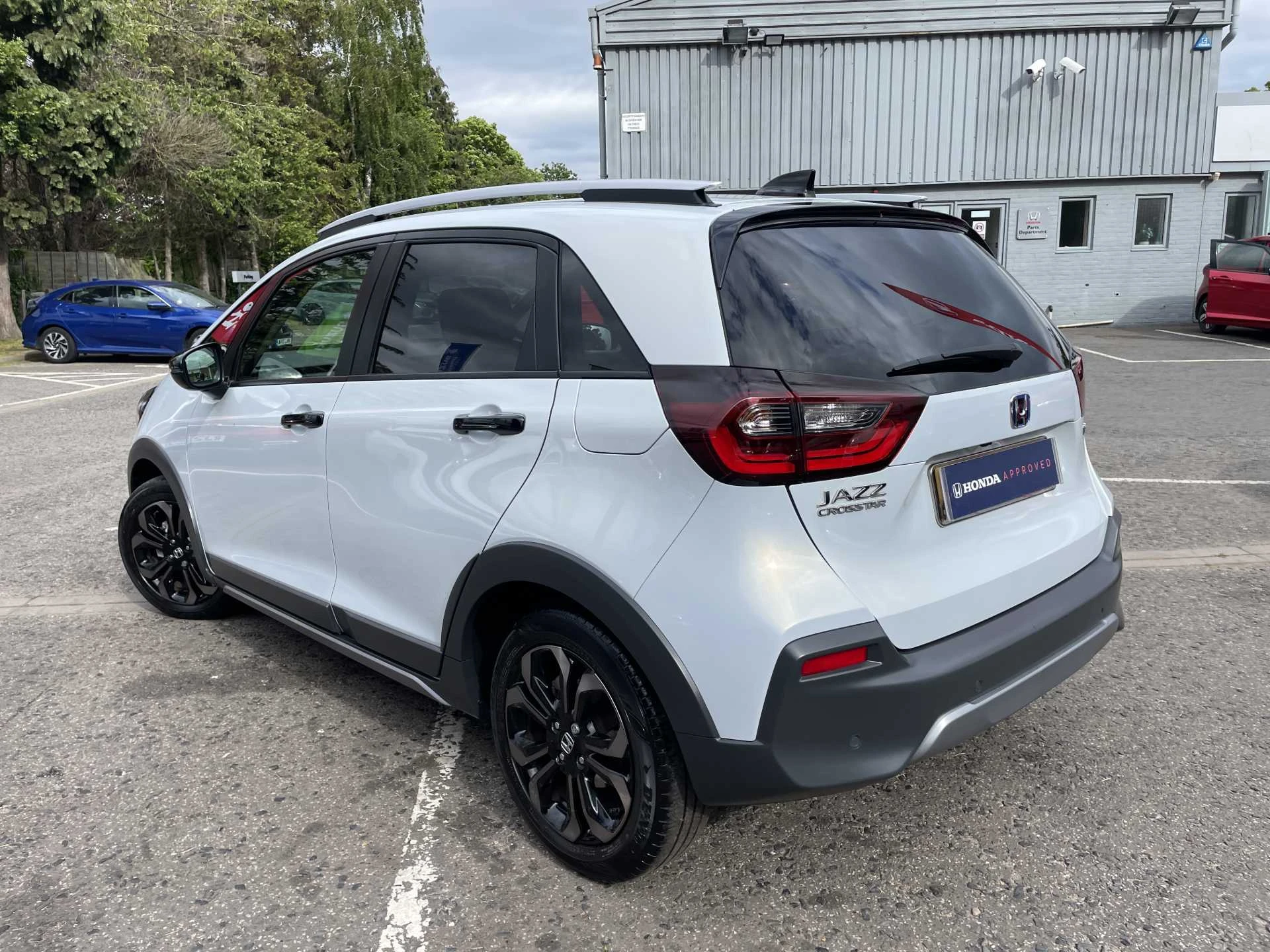 Vehicle image 3