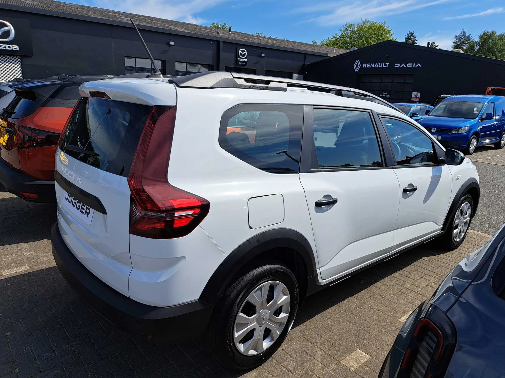 Vehicle image 5