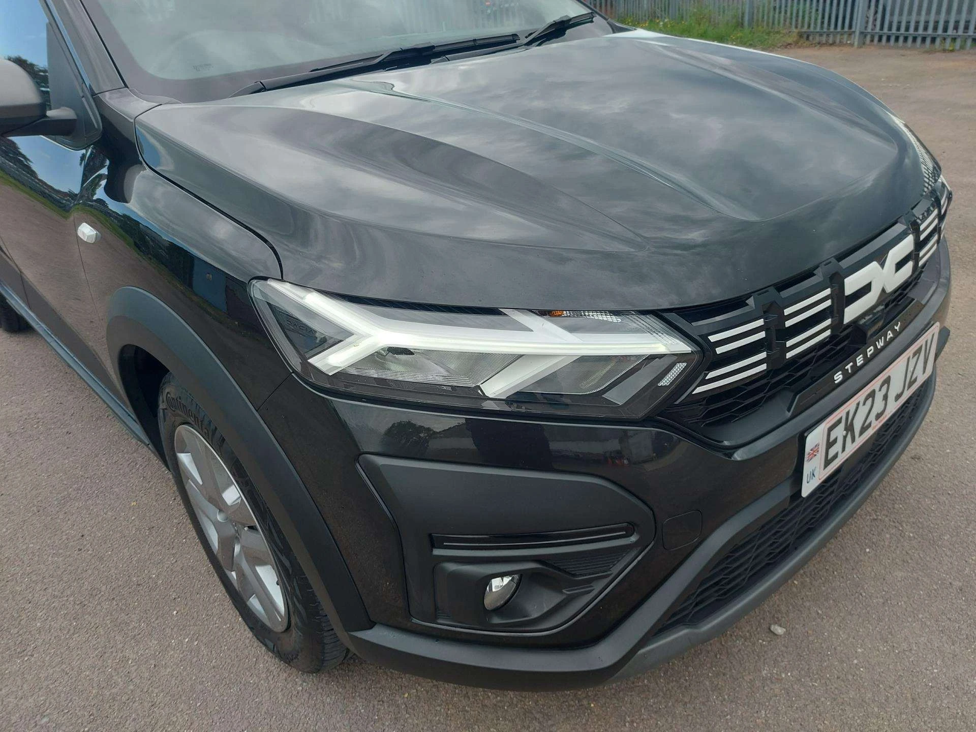 Vehicle image 7