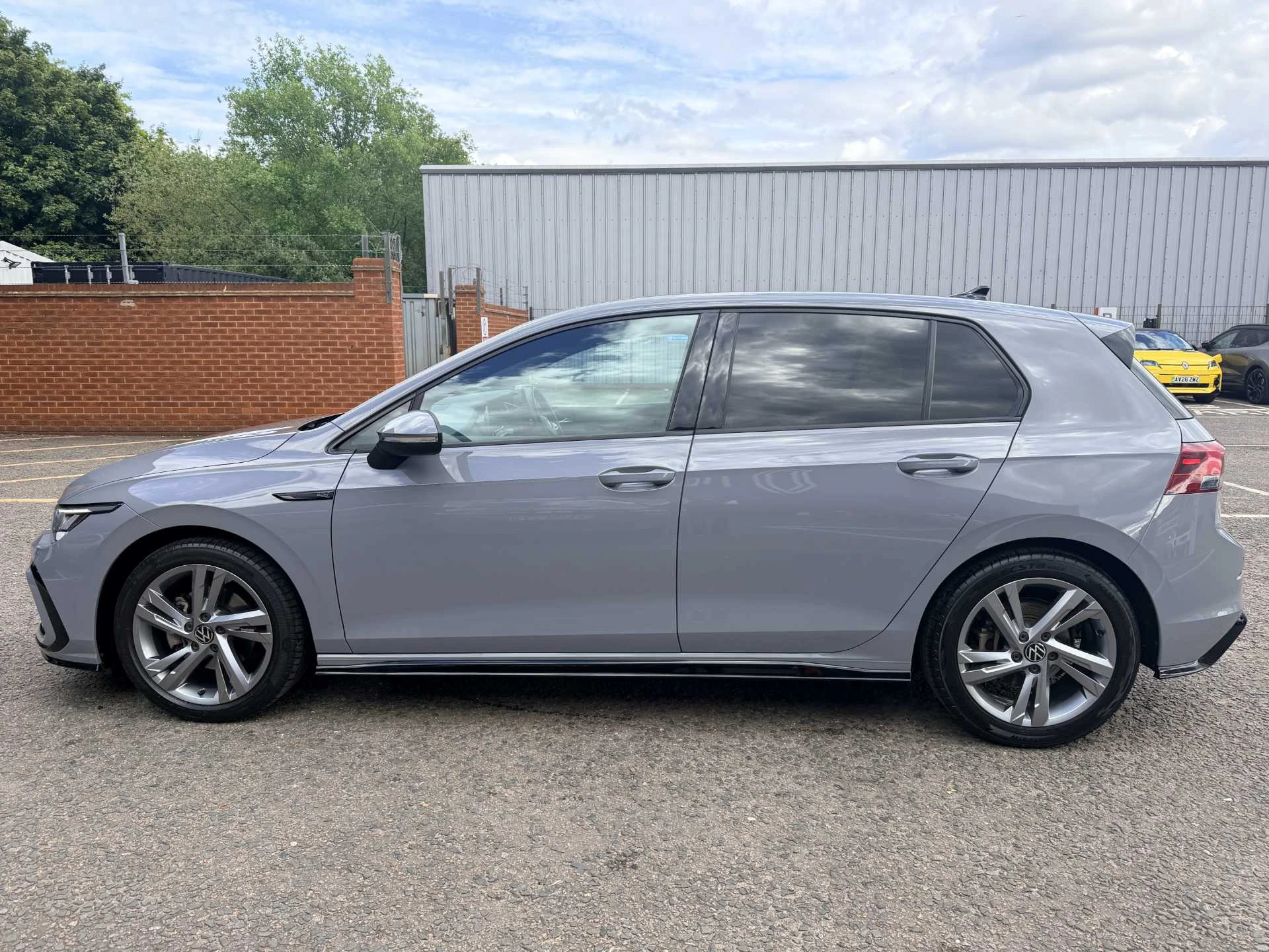 Vehicle image 7