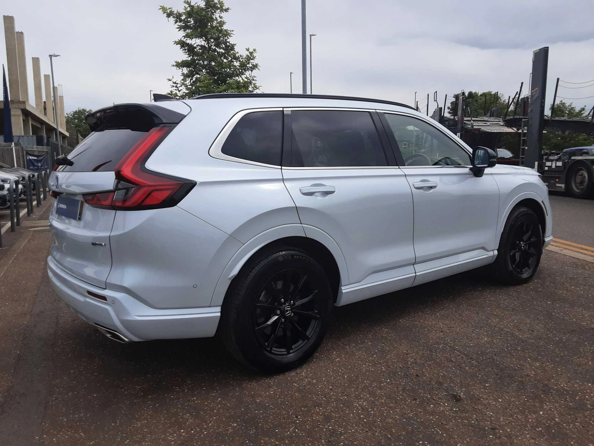 Vehicle image 5