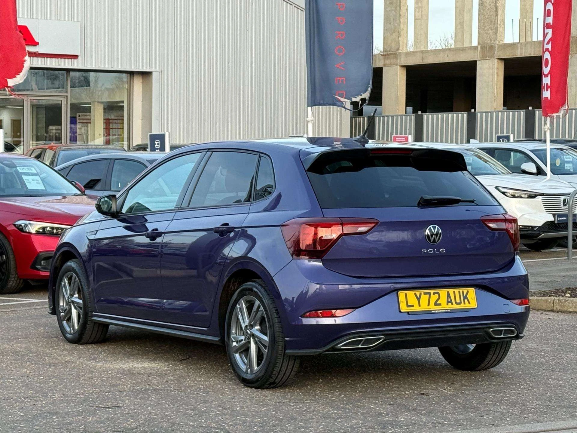 Vehicle image 6
