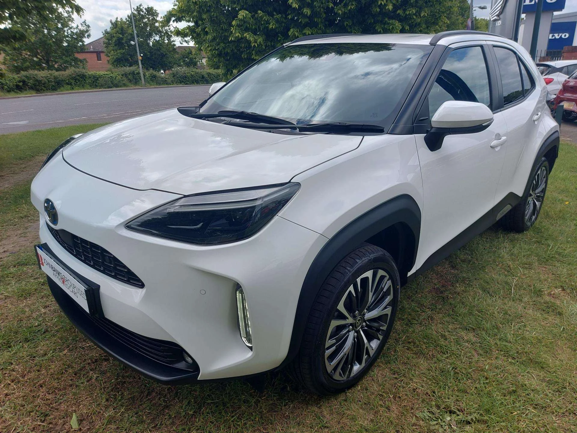 Vehicle image 3