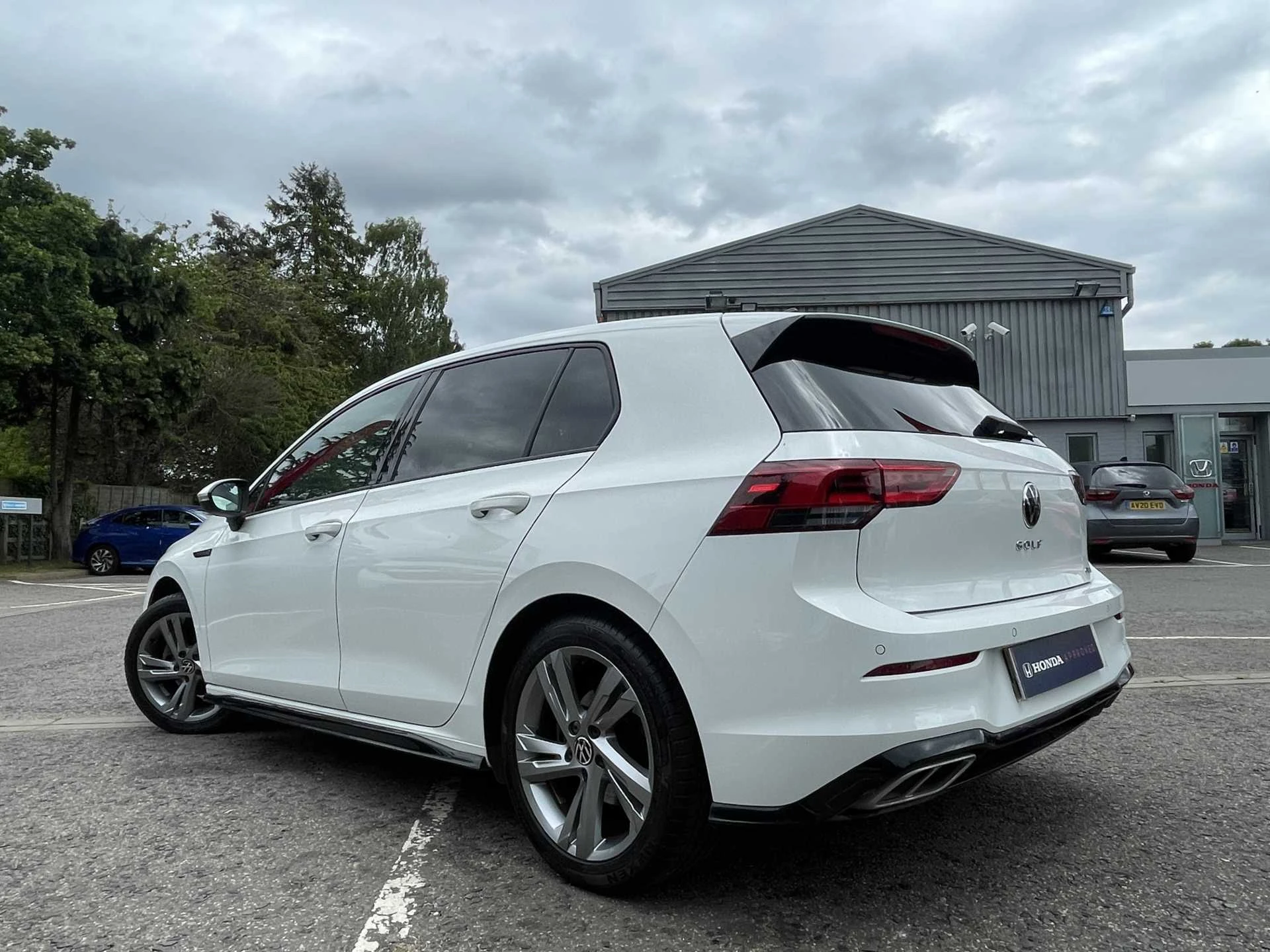 Vehicle image 3