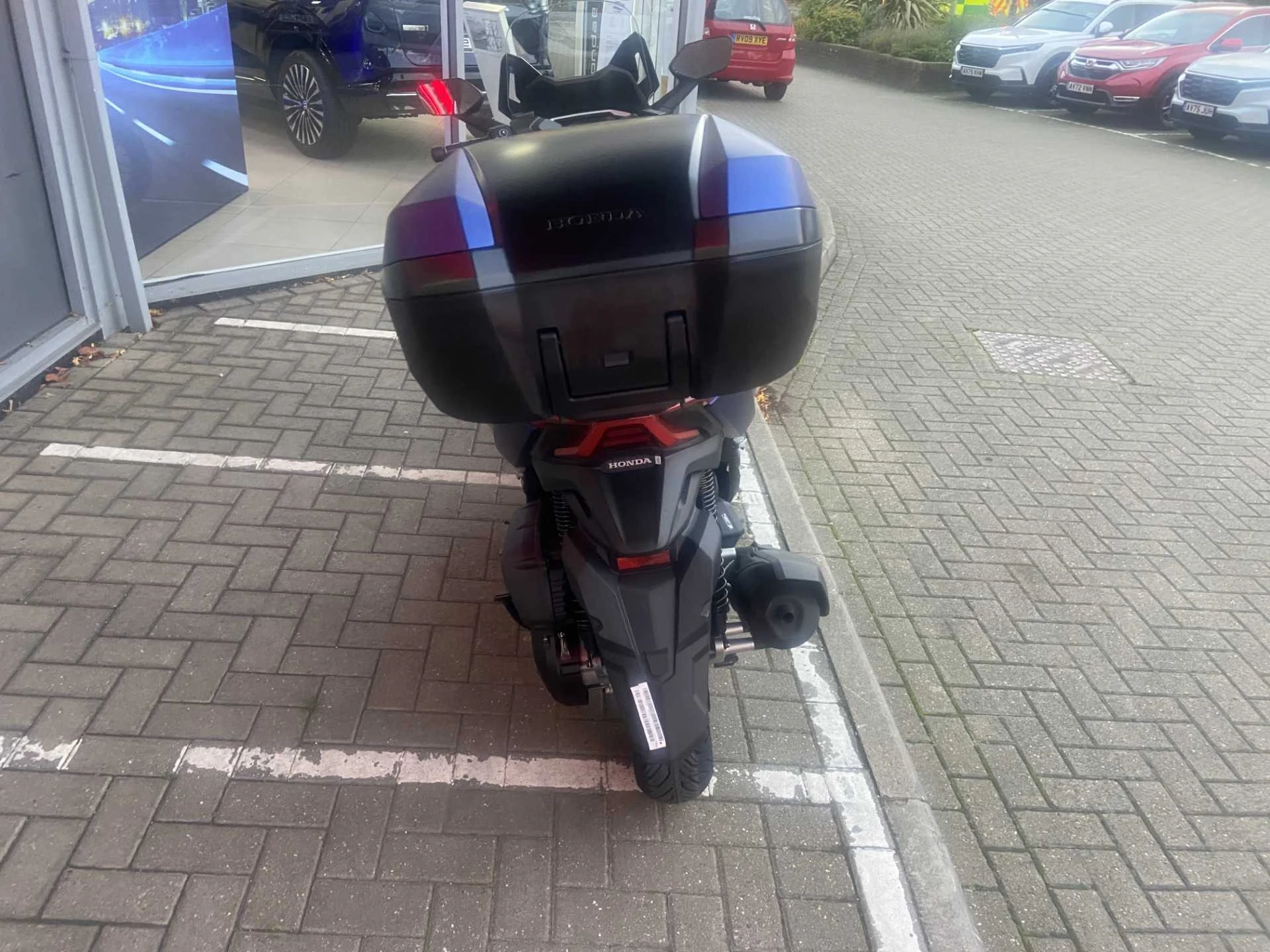 Vehicle image 6