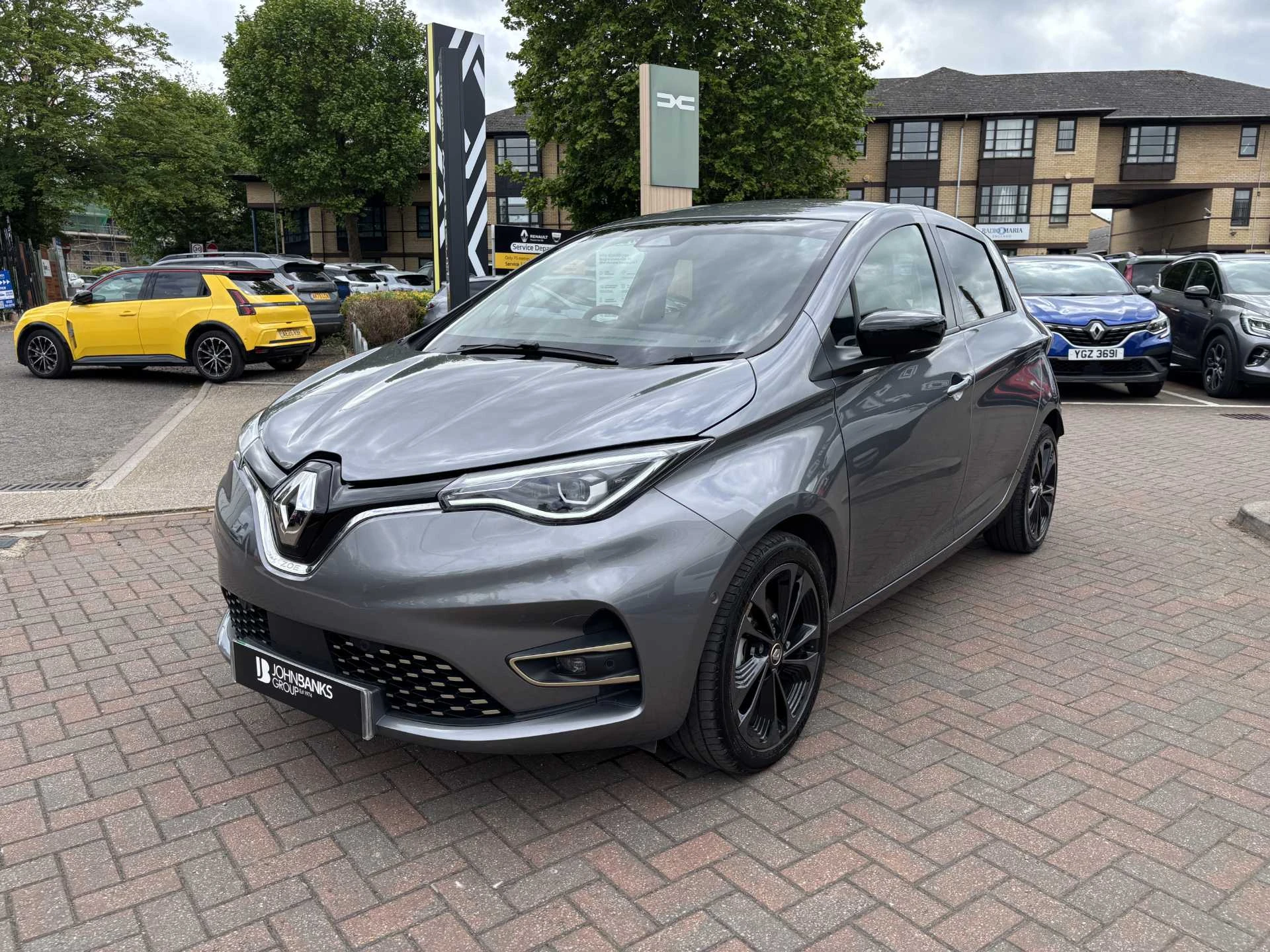 Vehicle image 7