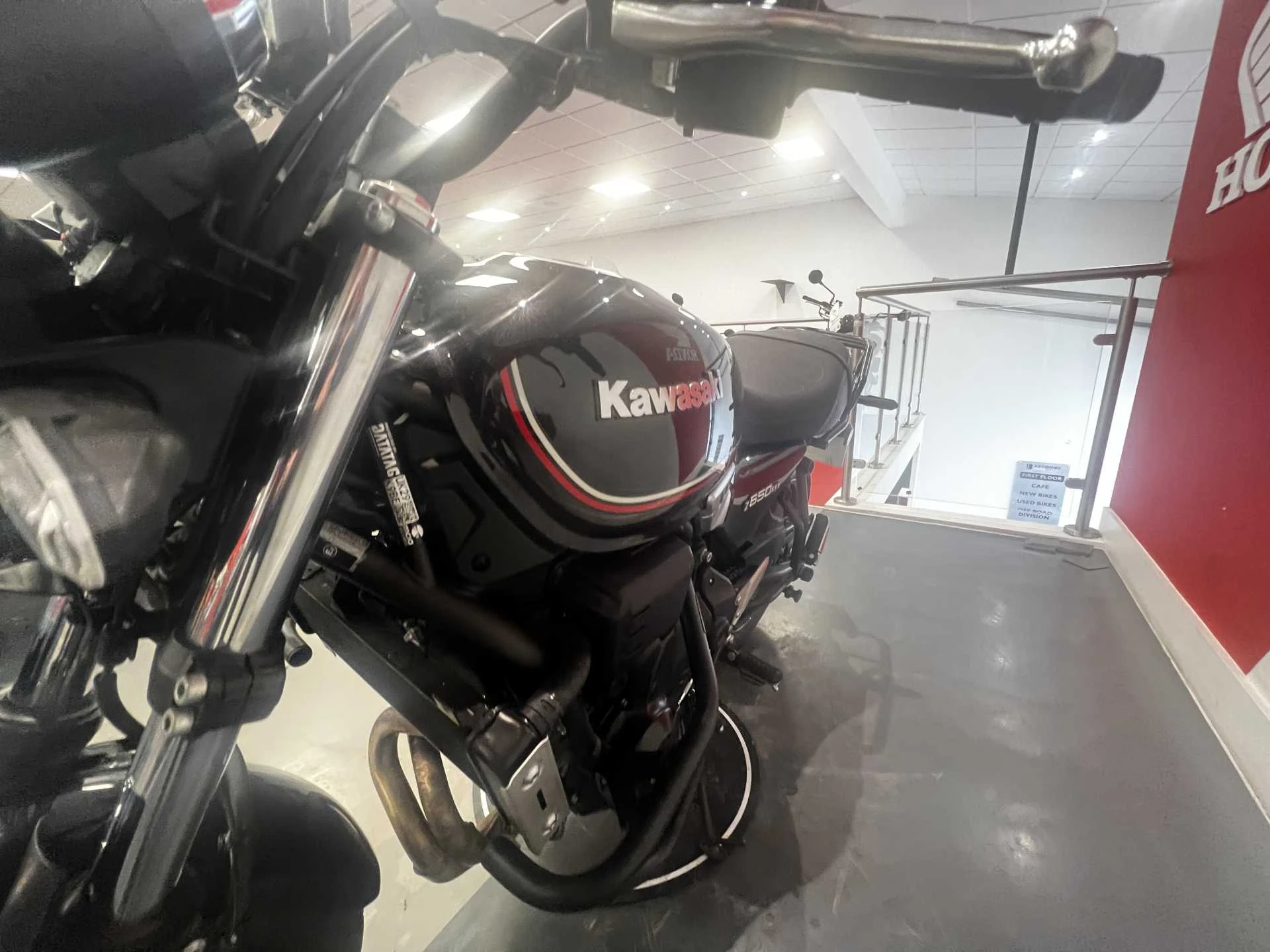 Vehicle image 7