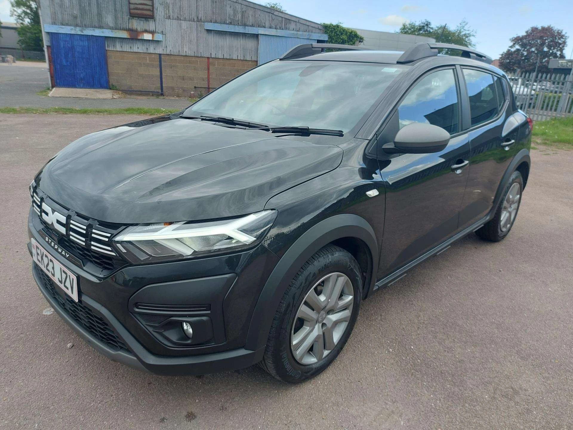Vehicle image 3
