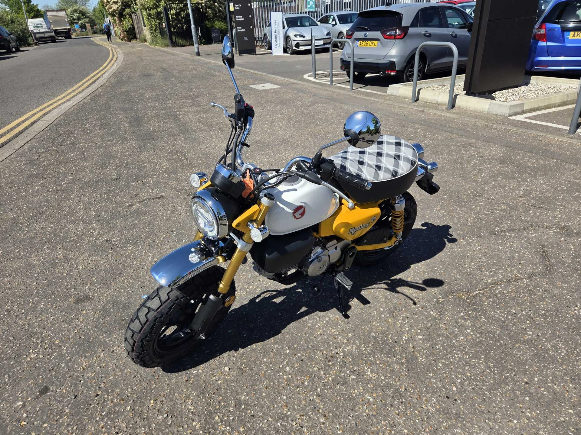 Vehicle image 7