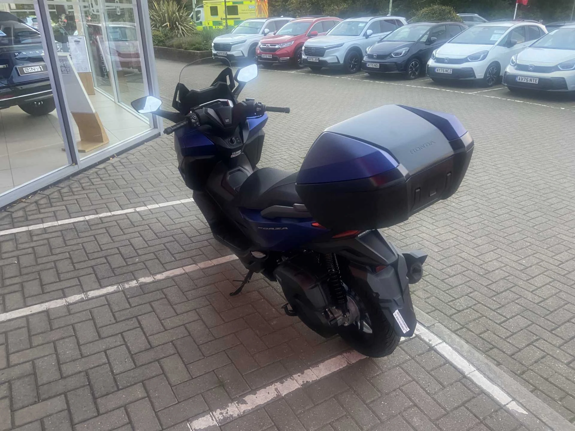 Vehicle image 5