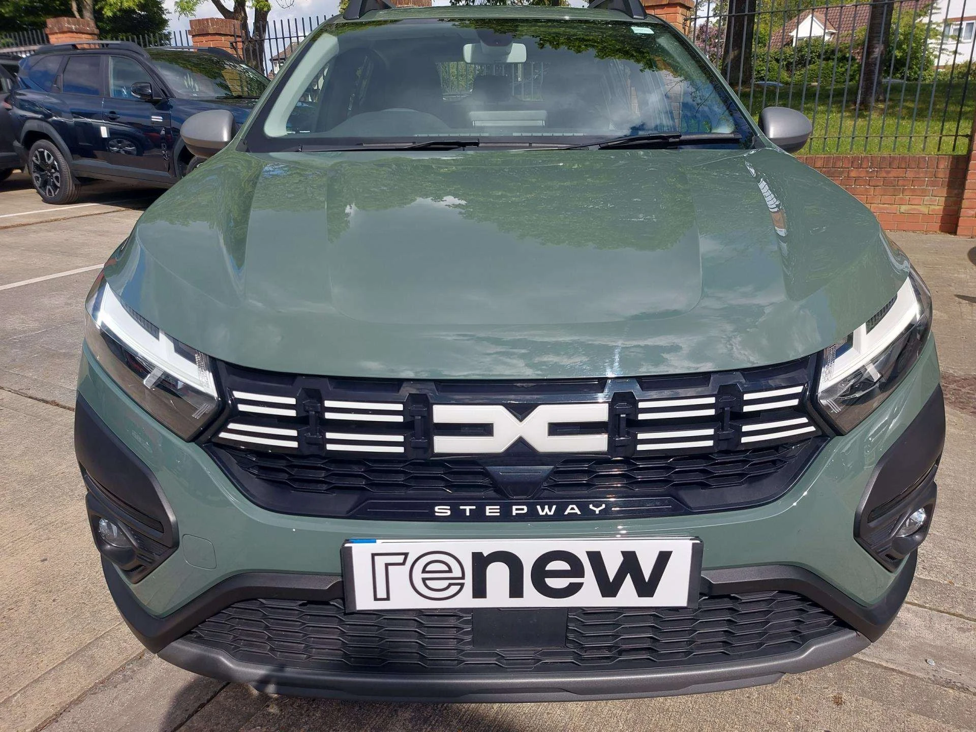 Vehicle image 6