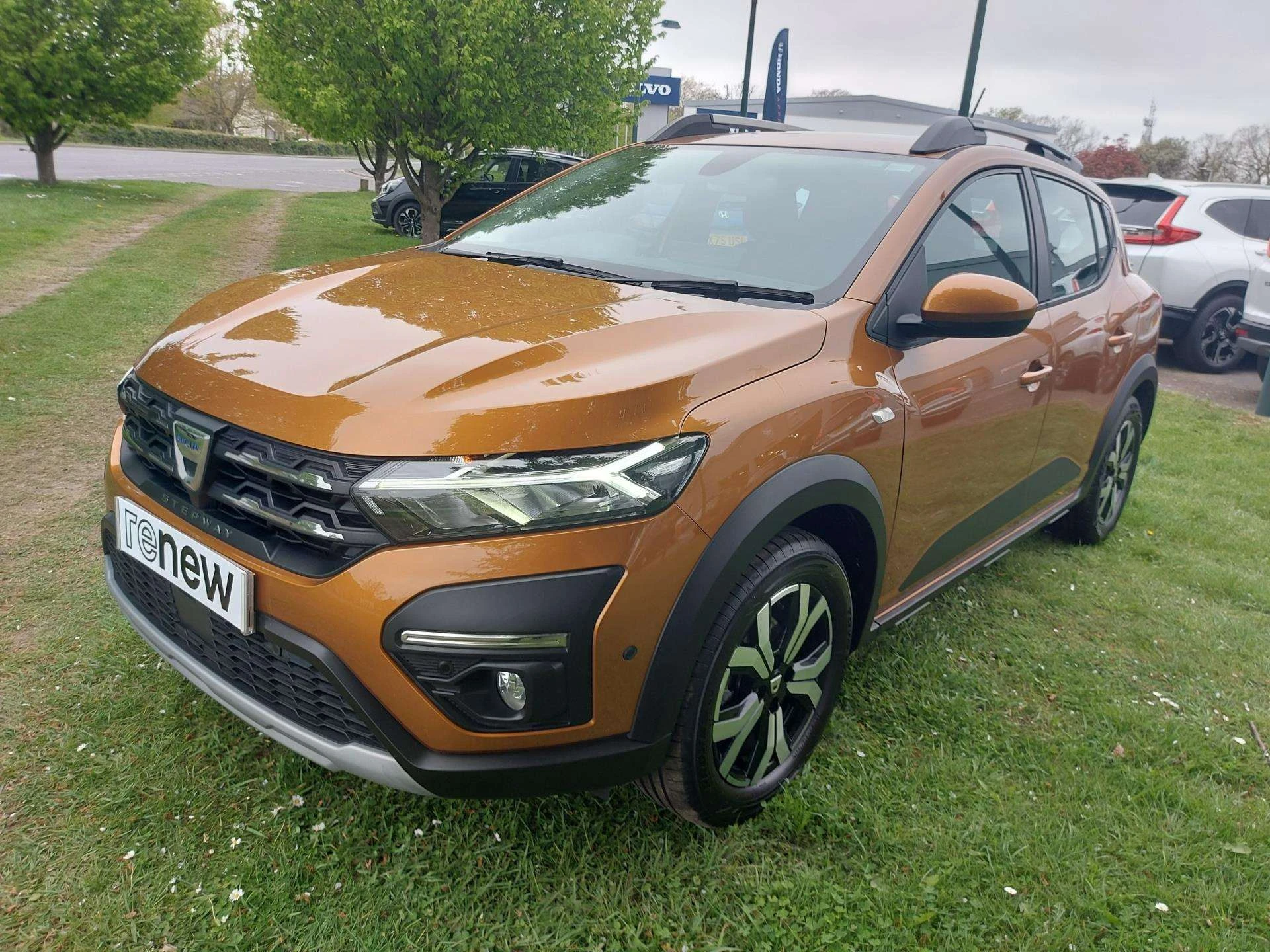 Vehicle image 3