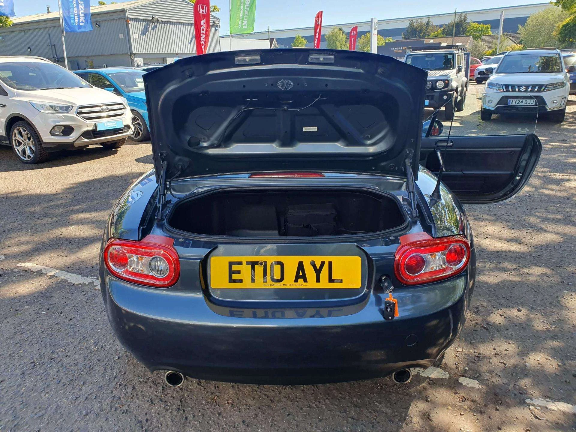 Vehicle image 5