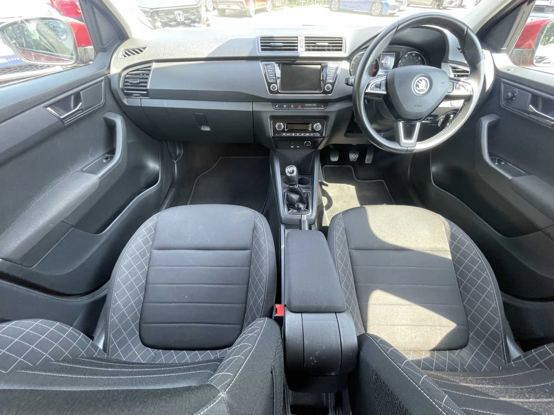 Vehicle image 4