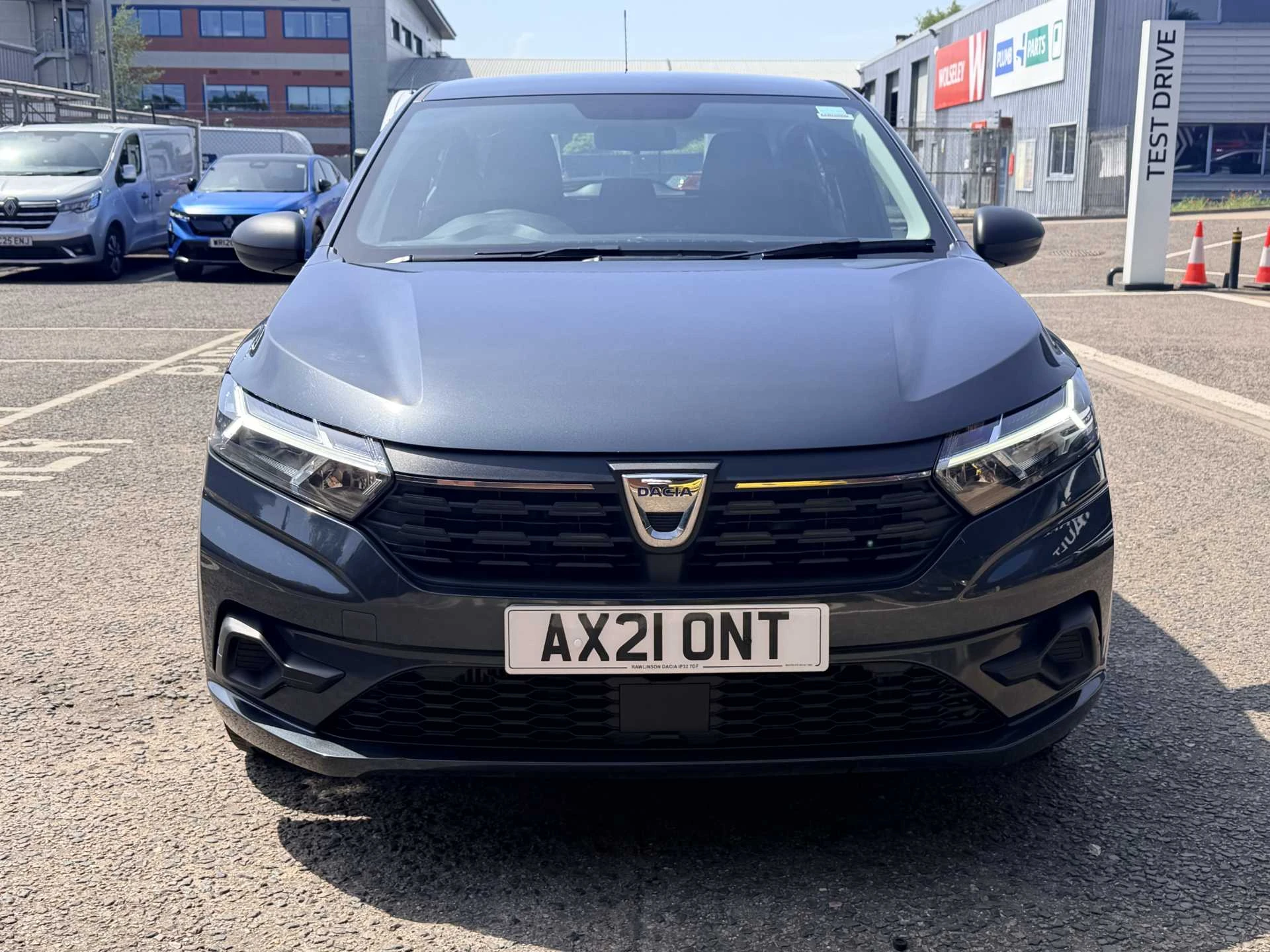 Vehicle image 6