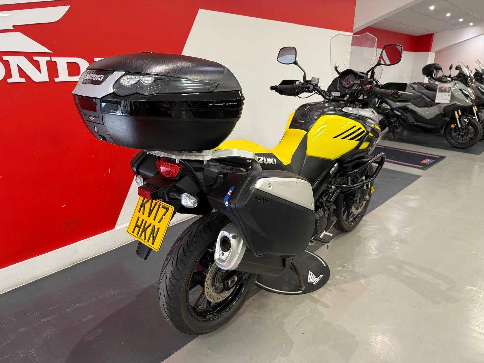 Vehicle image 3