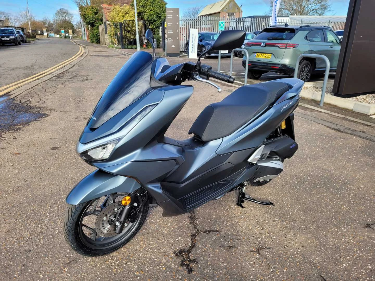 Vehicle image 7