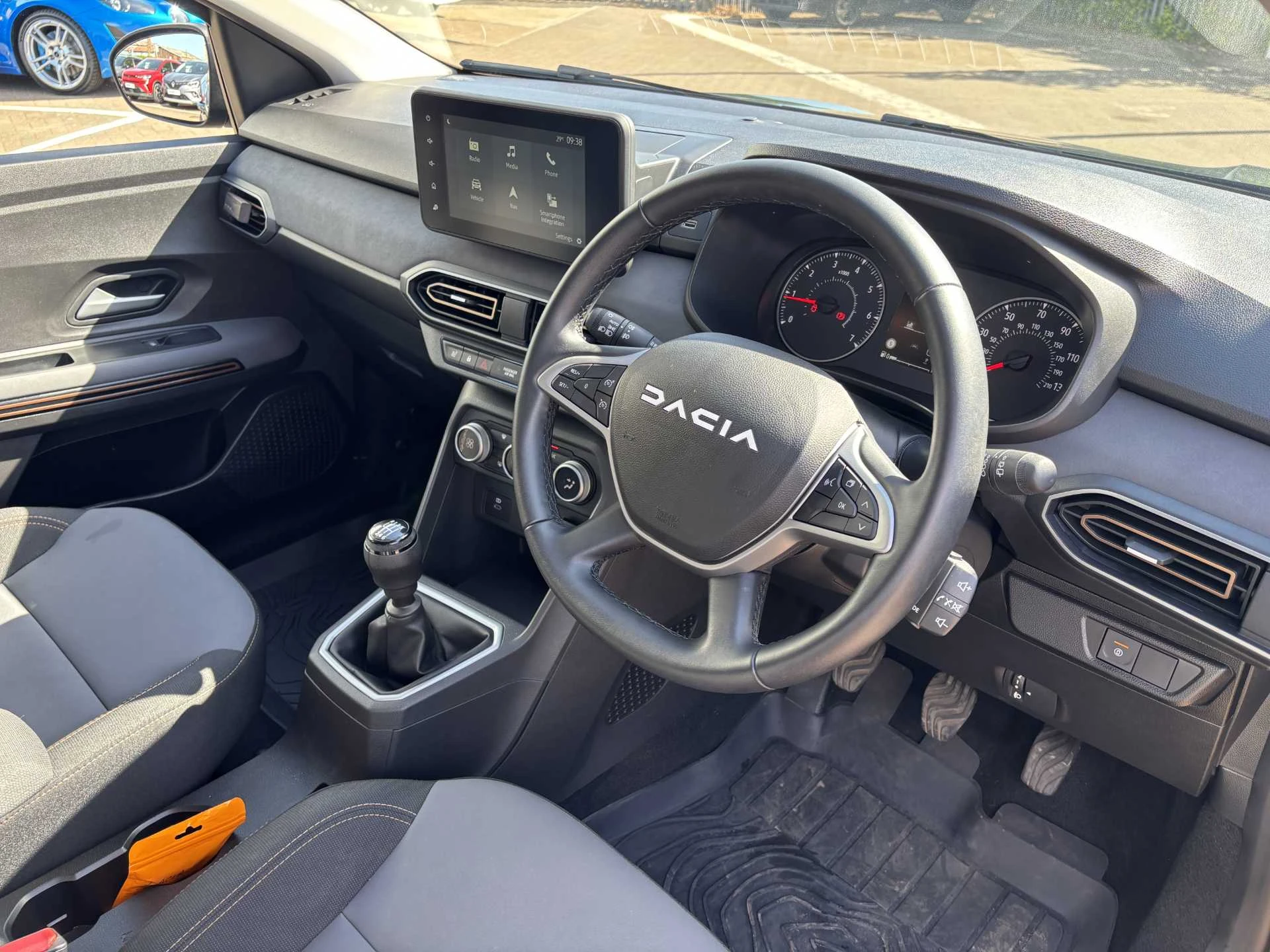 Vehicle image 4