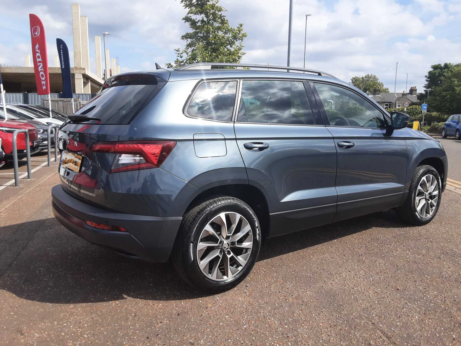 Vehicle image 4