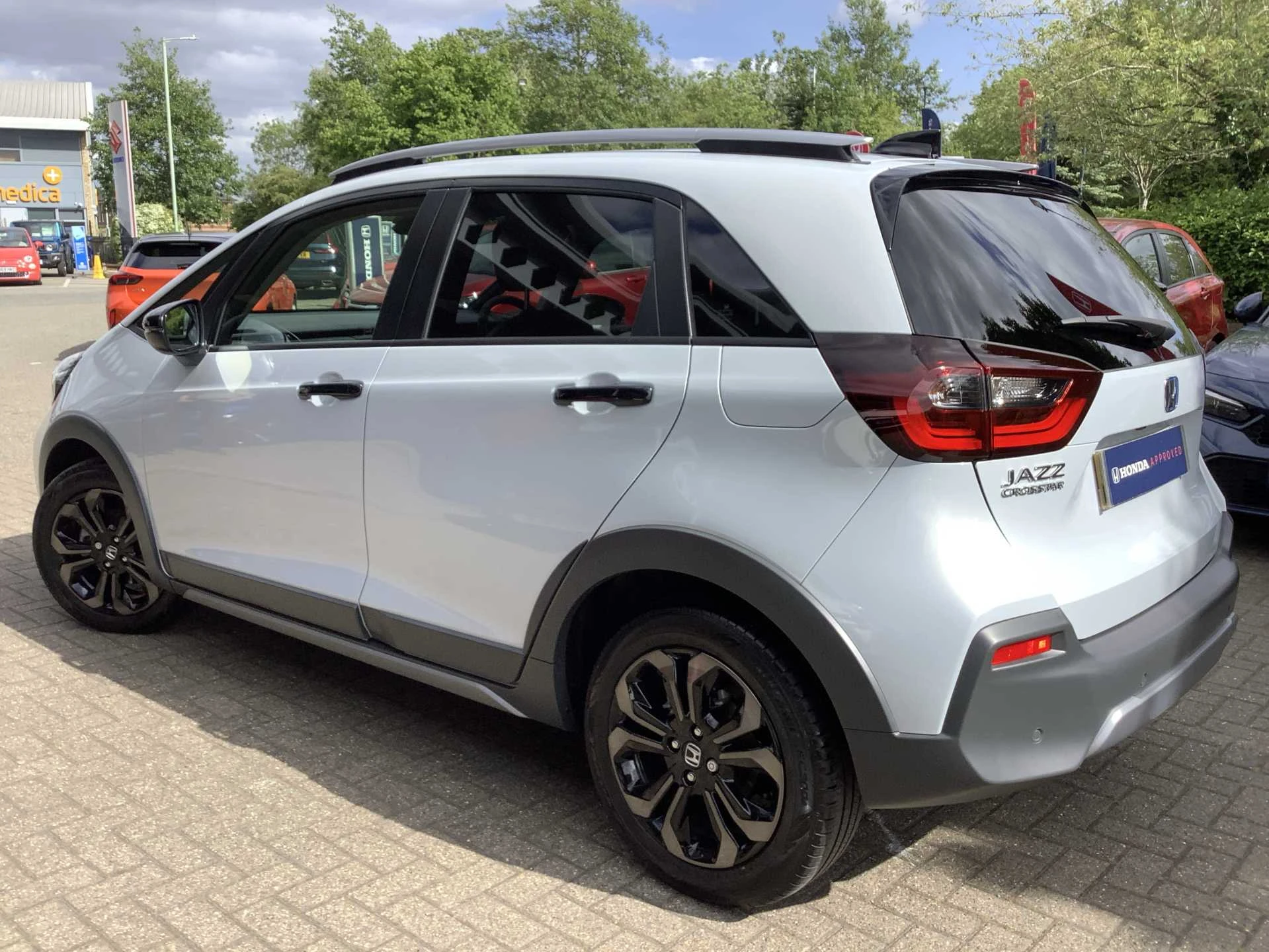 Vehicle image 5