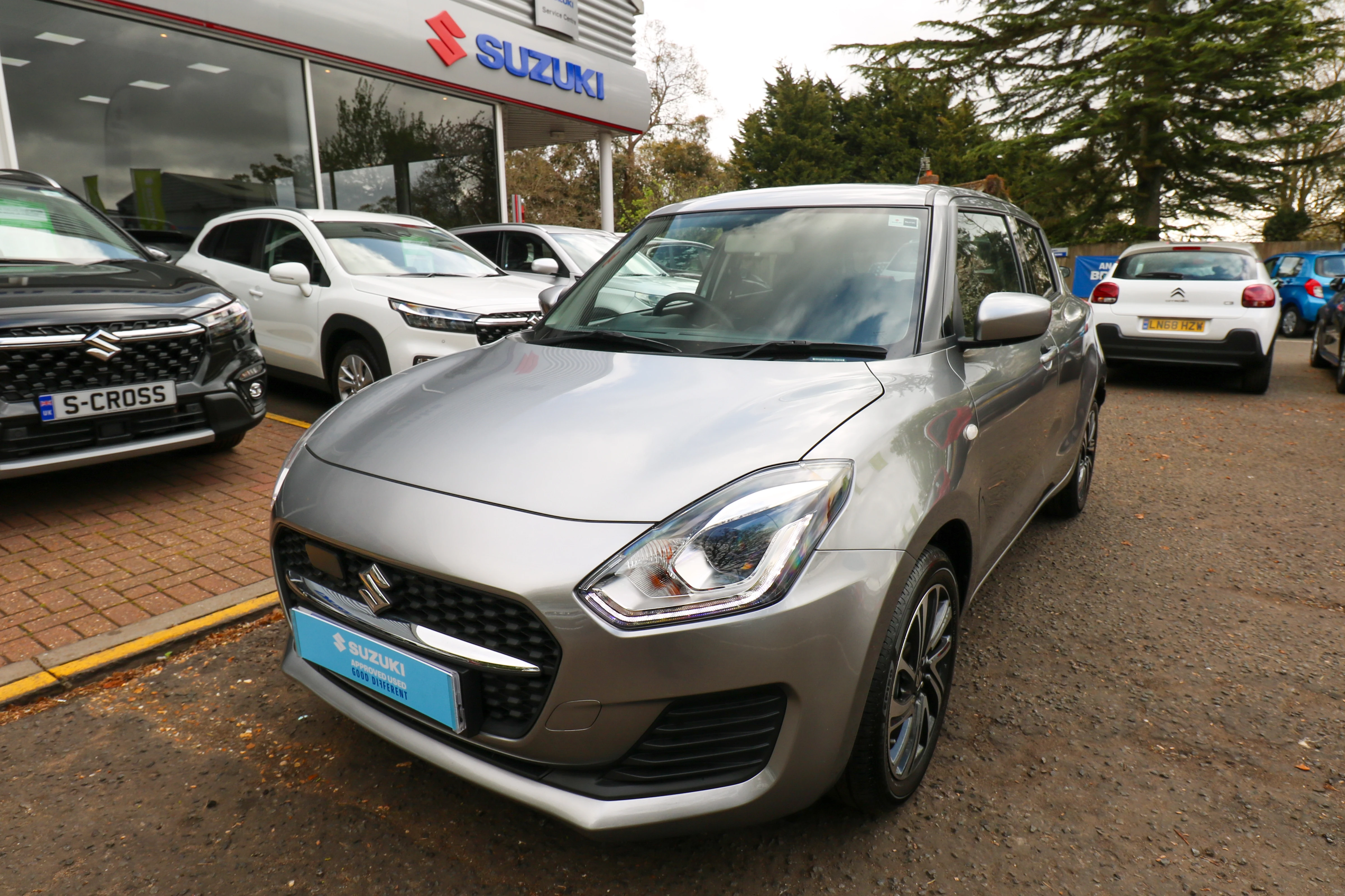 Vehicle image 6