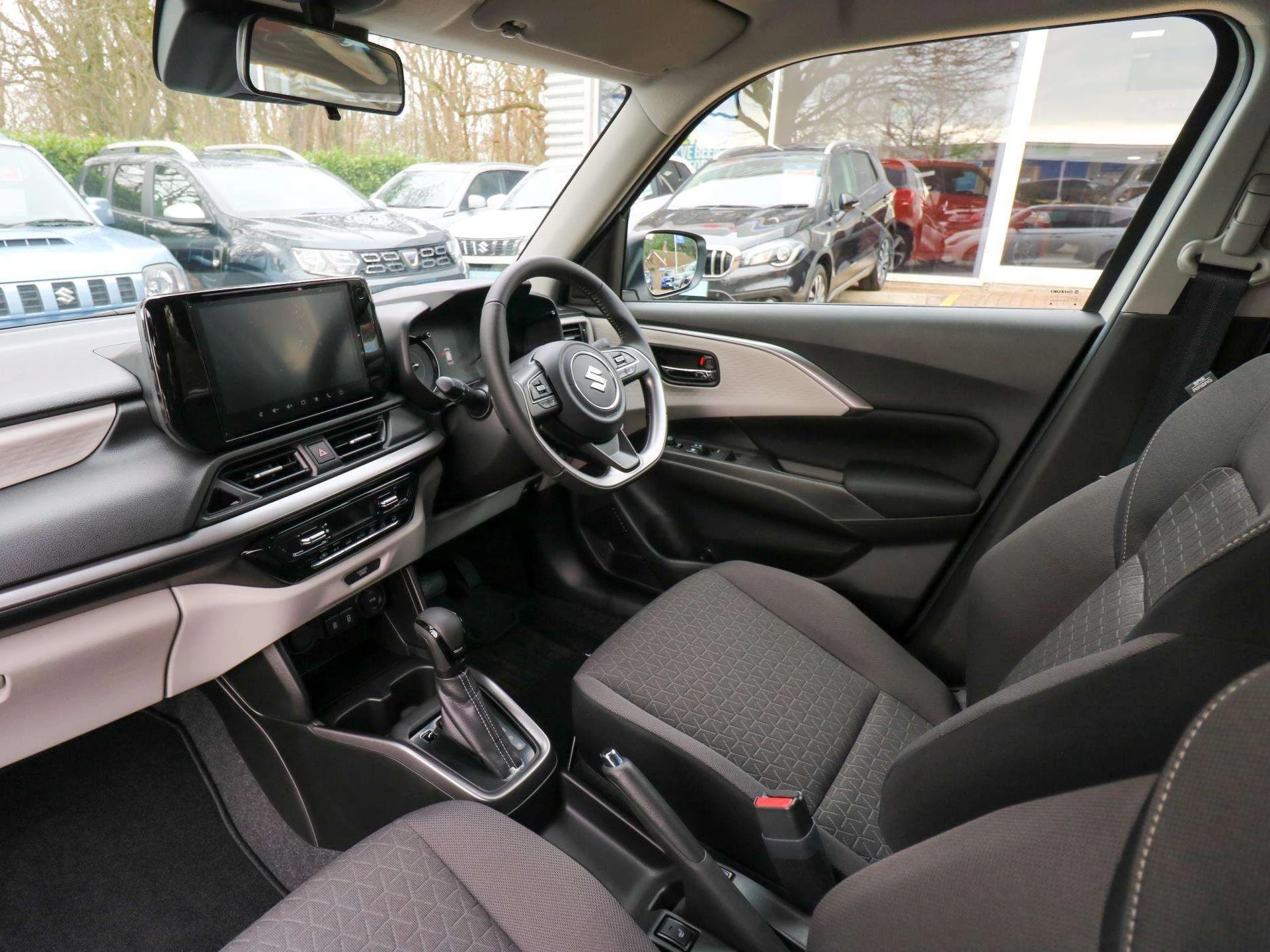 Vehicle image 4