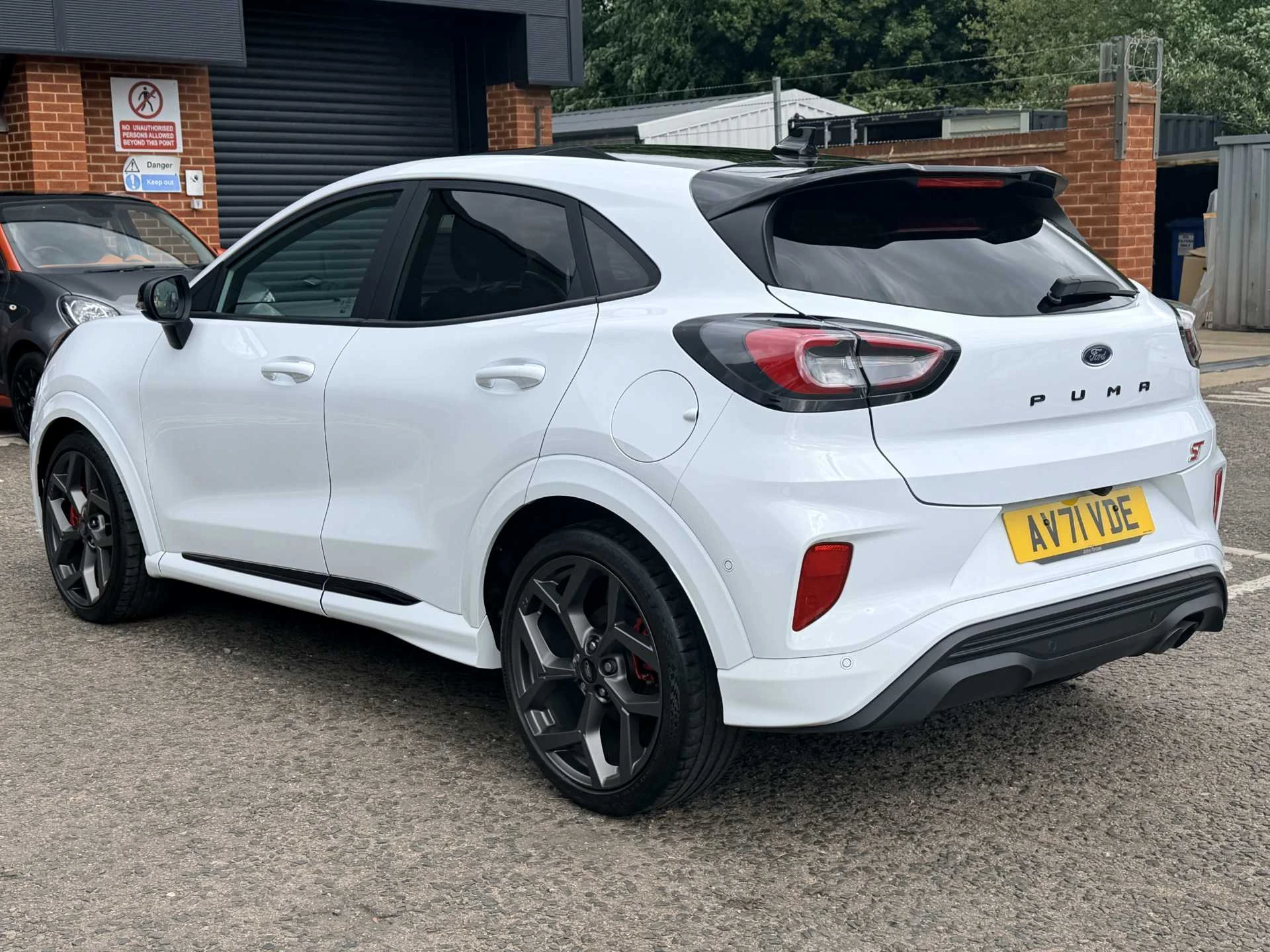 Vehicle image 3