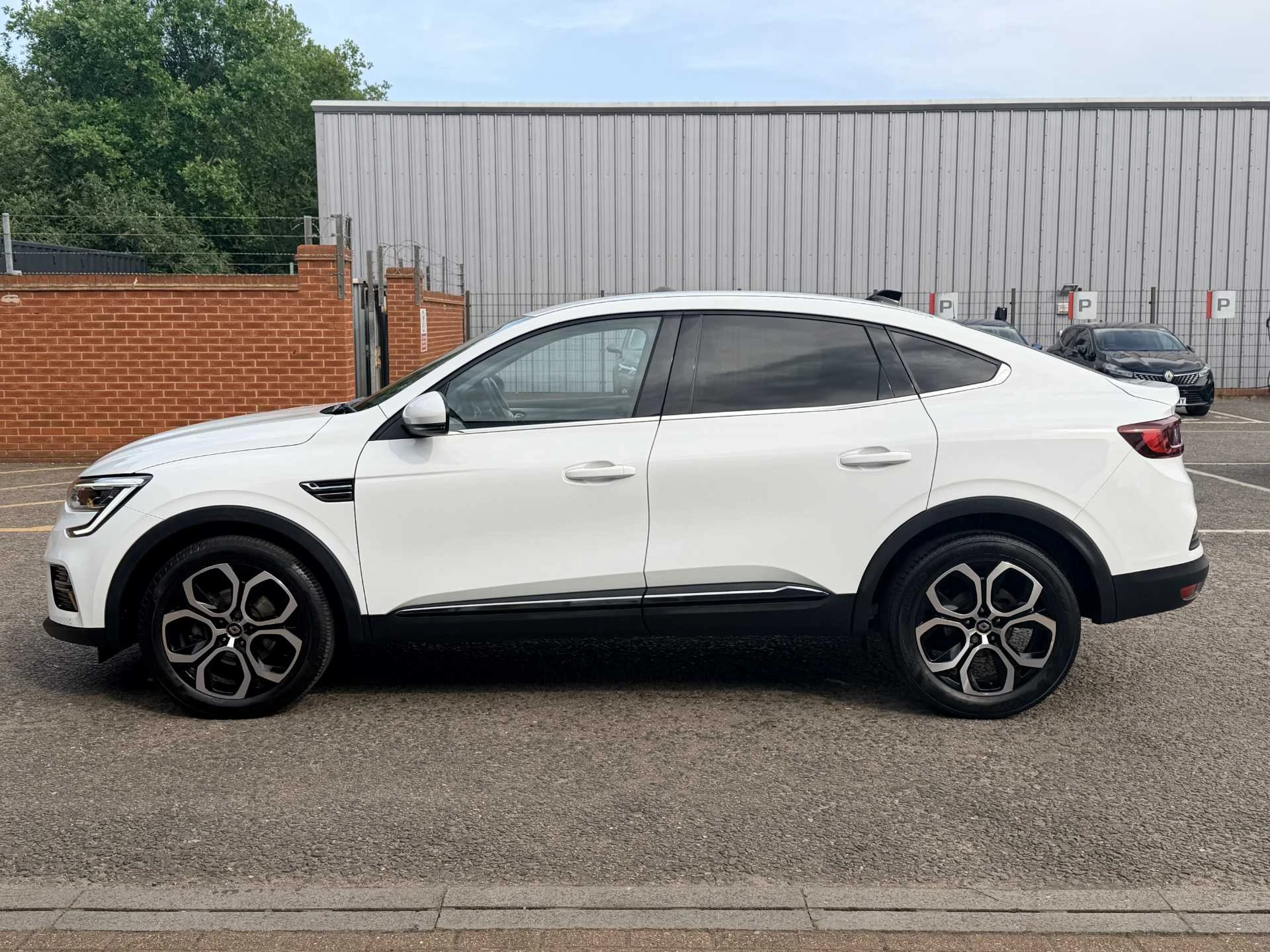Vehicle image 7