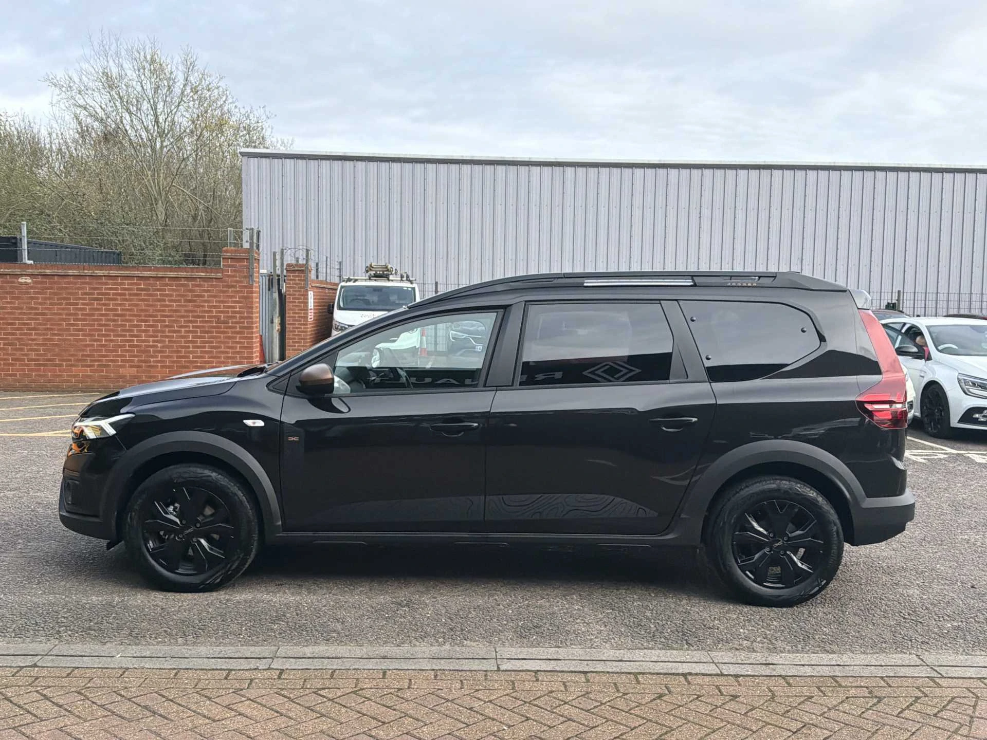Vehicle image 7