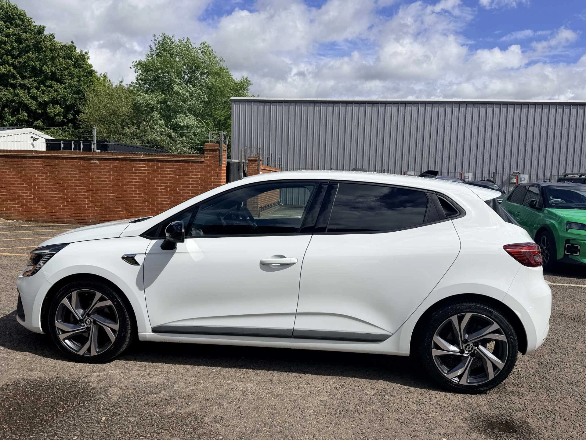 Vehicle image 7