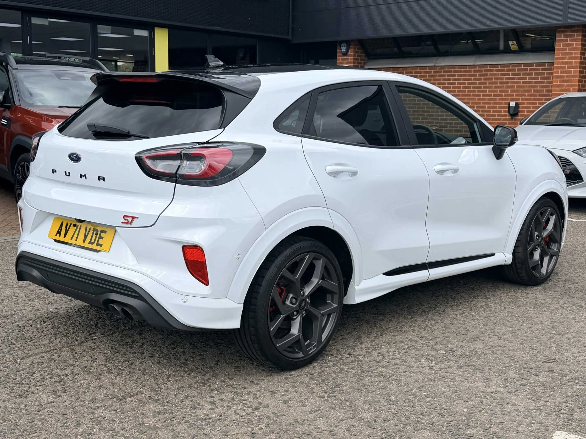 Vehicle image 4