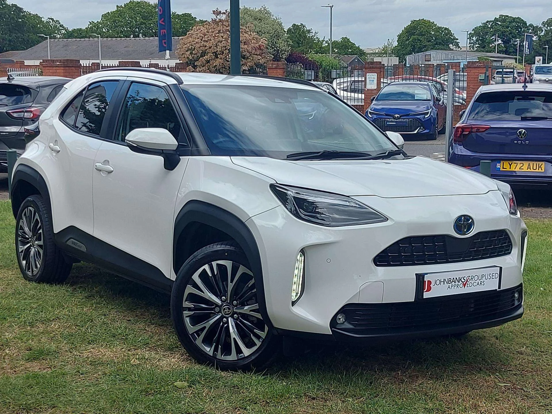 Vehicle image 4