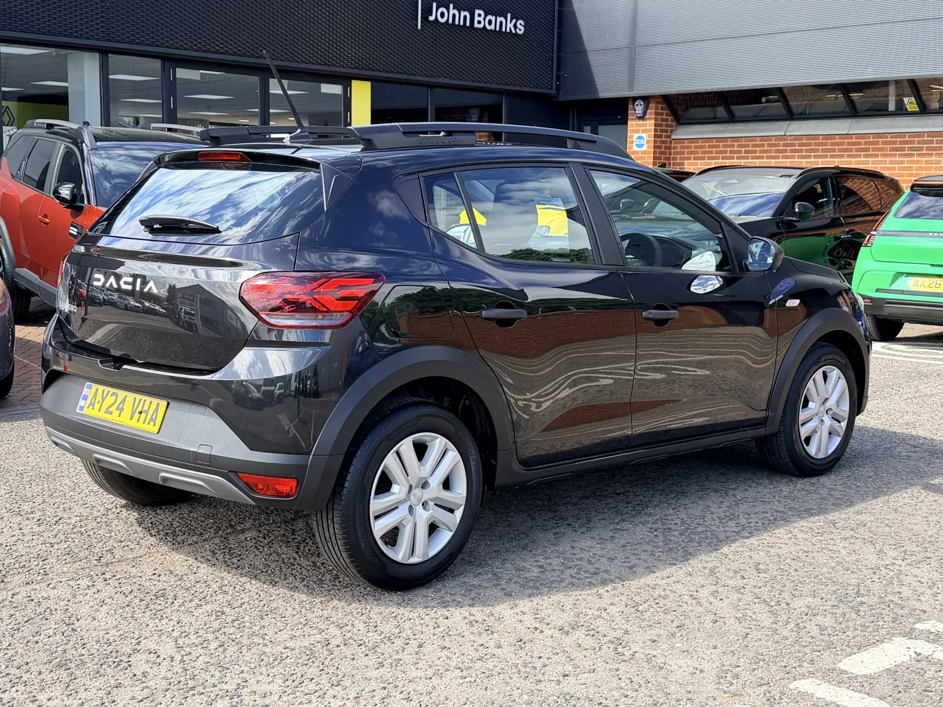 Vehicle image 4