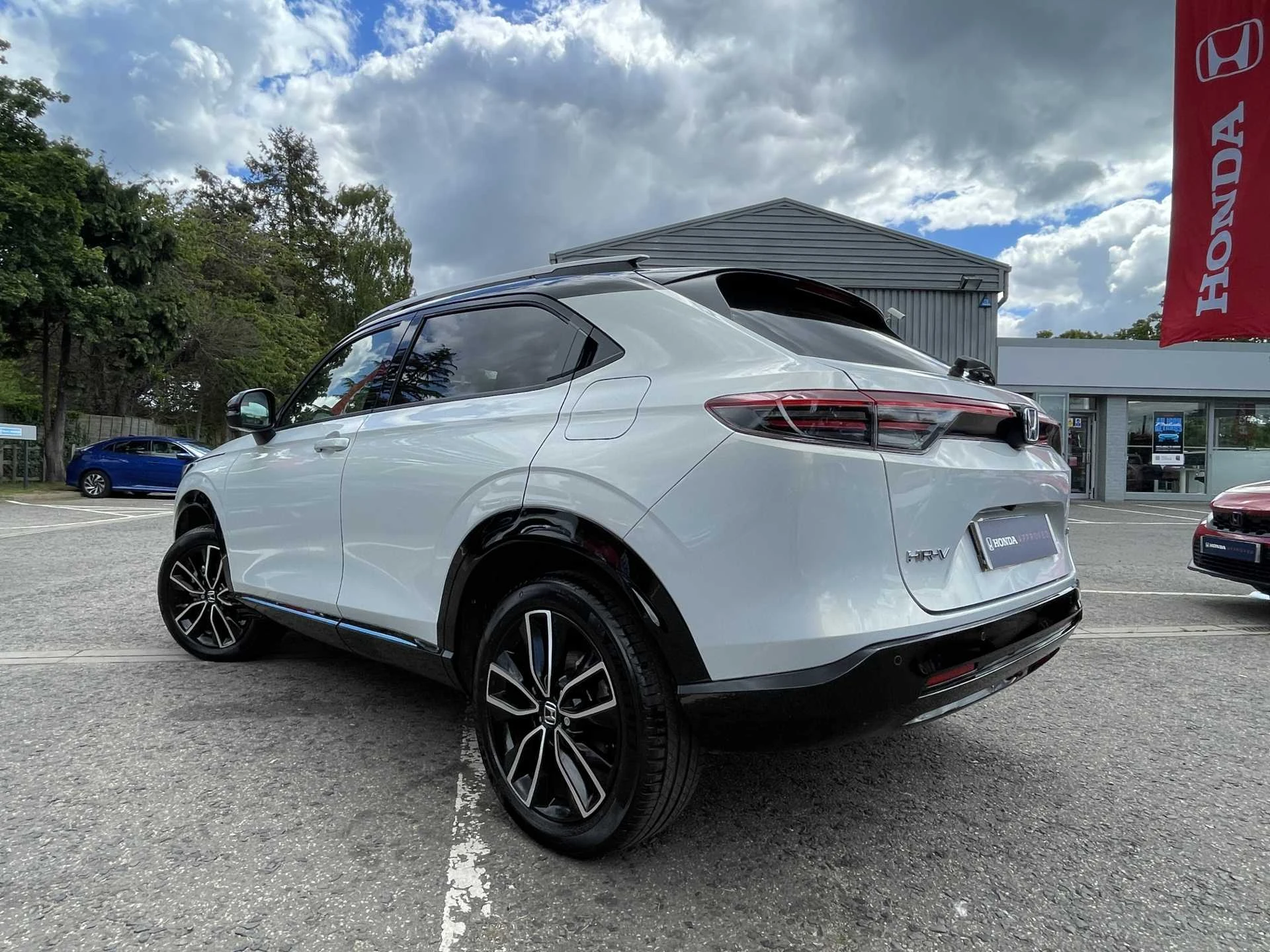 Vehicle image 3