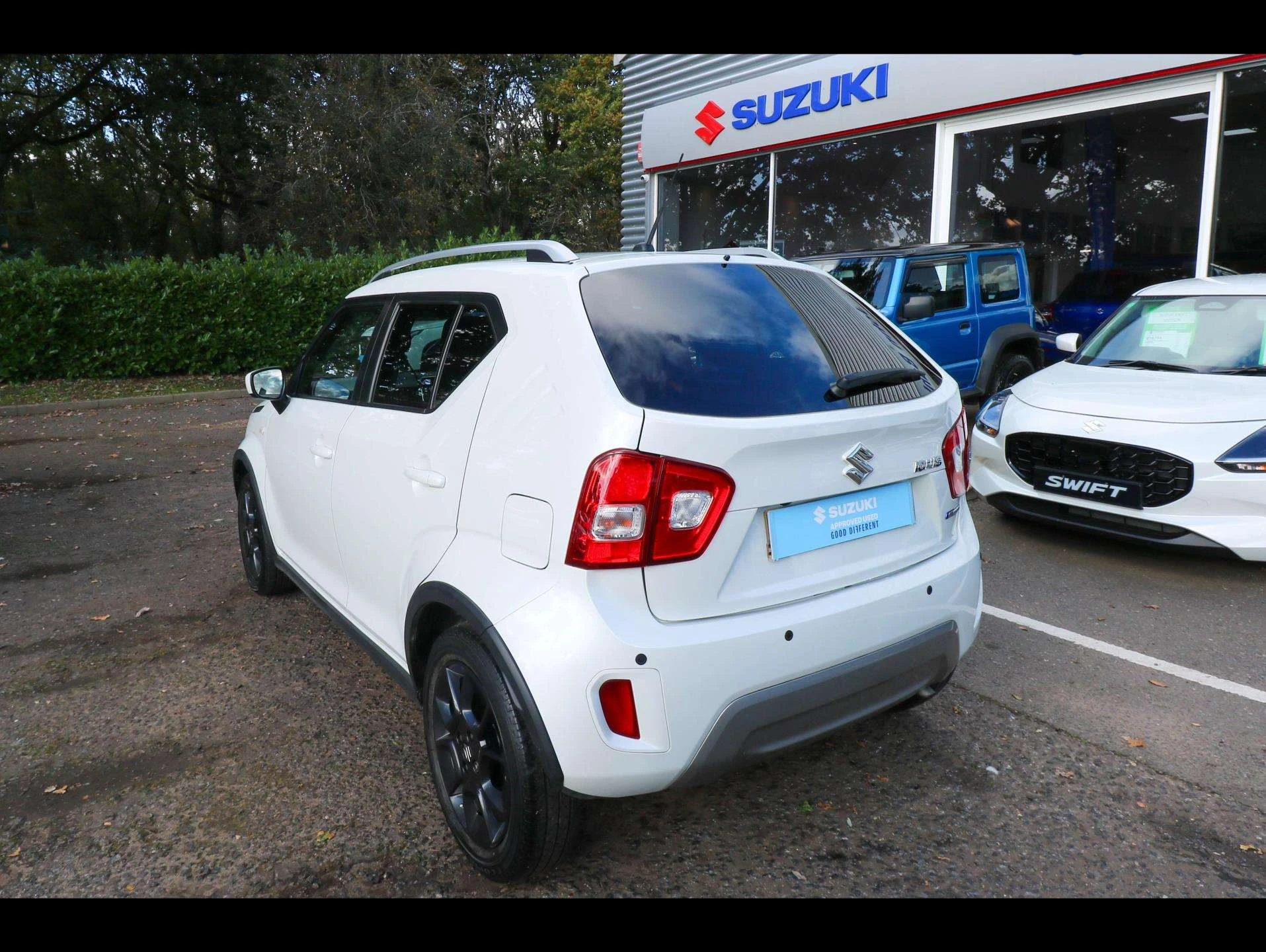 Vehicle image 5