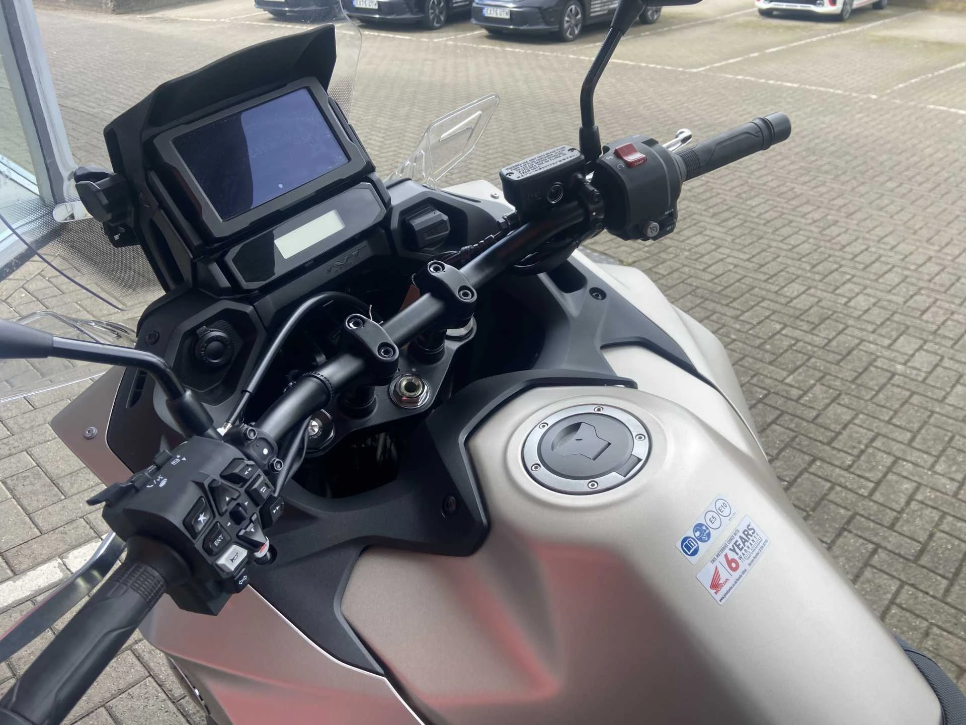 Vehicle image 6