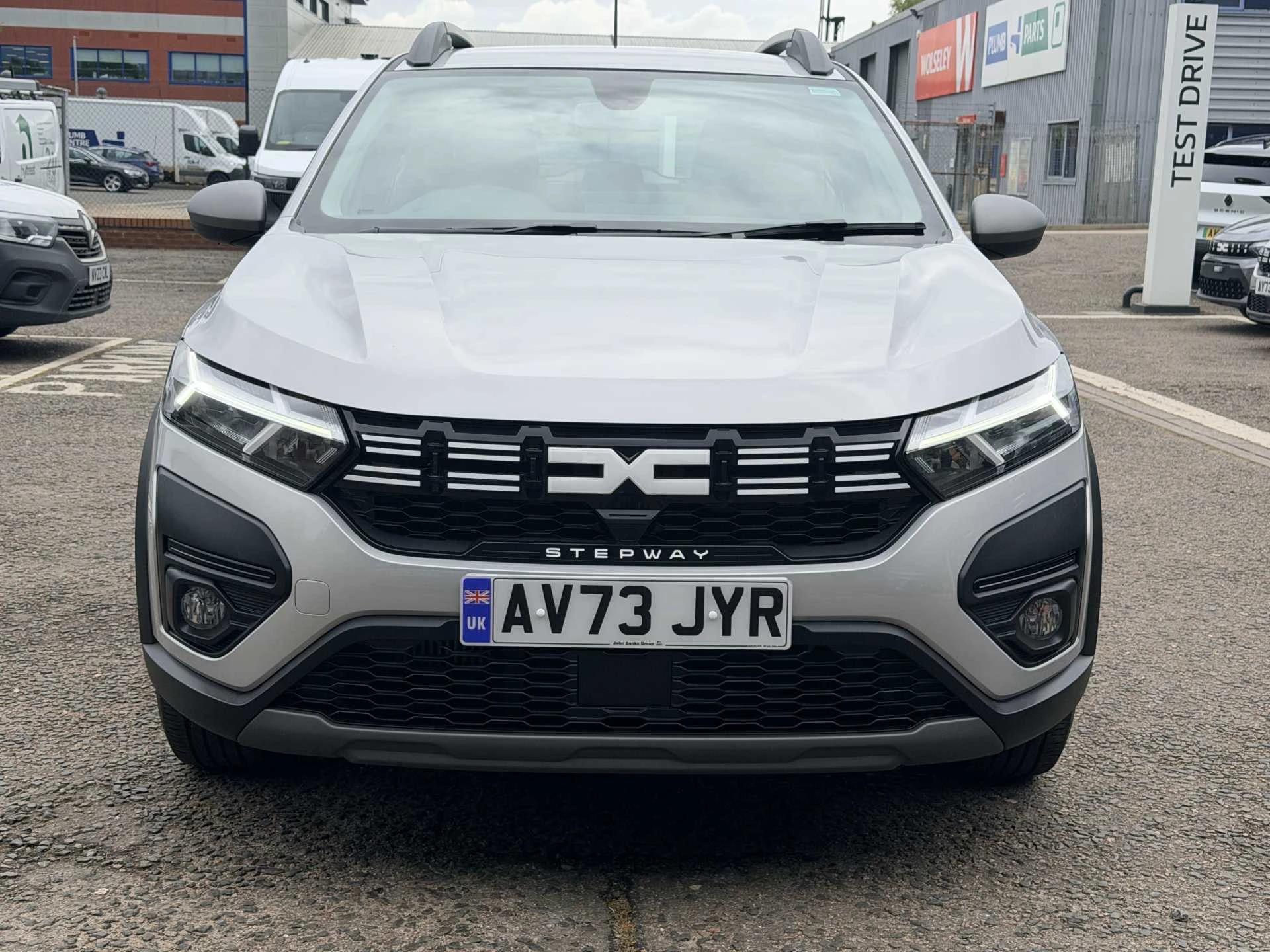 Vehicle image 6
