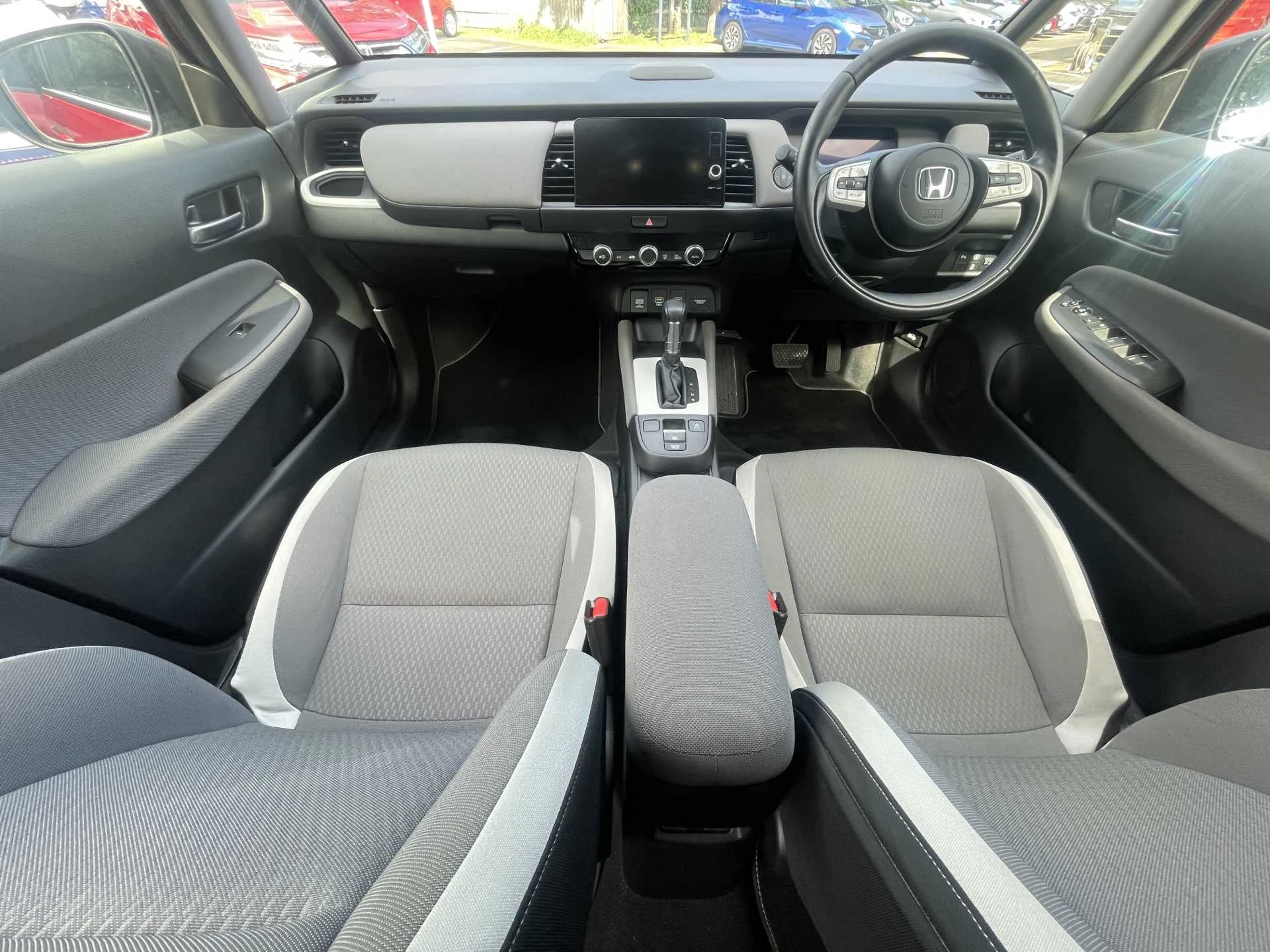 Vehicle image 4