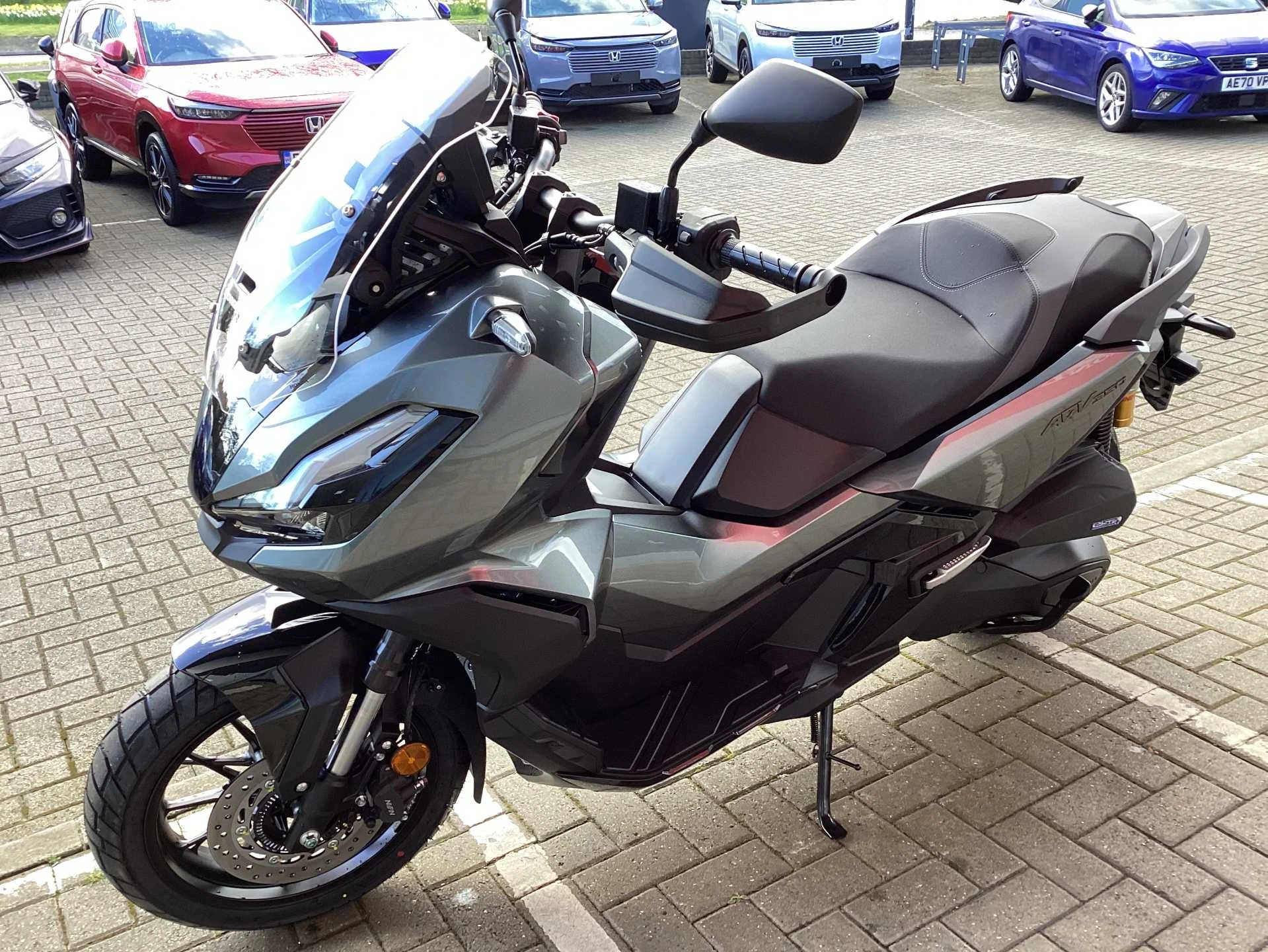 Vehicle image 5