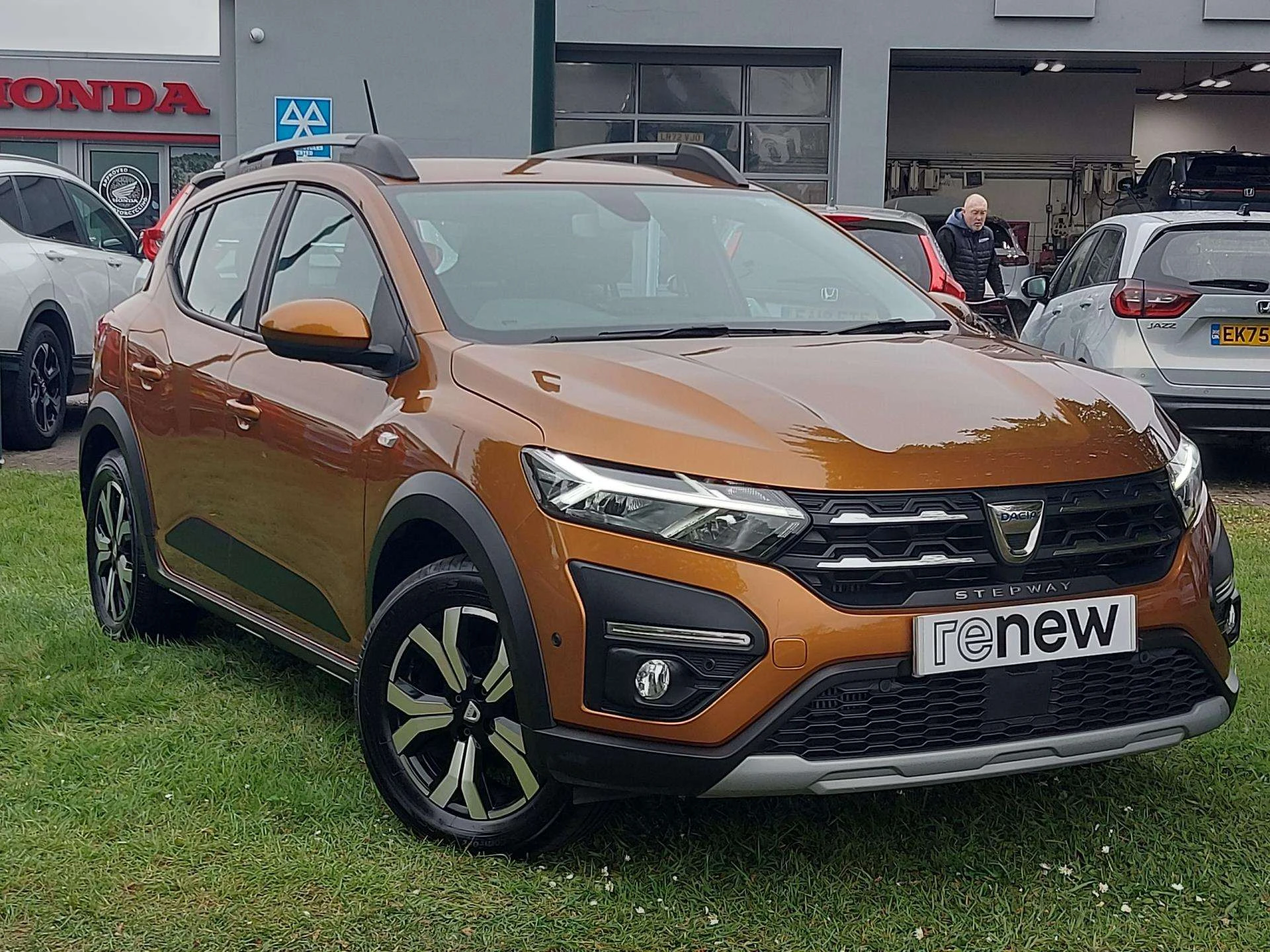 Vehicle image 4