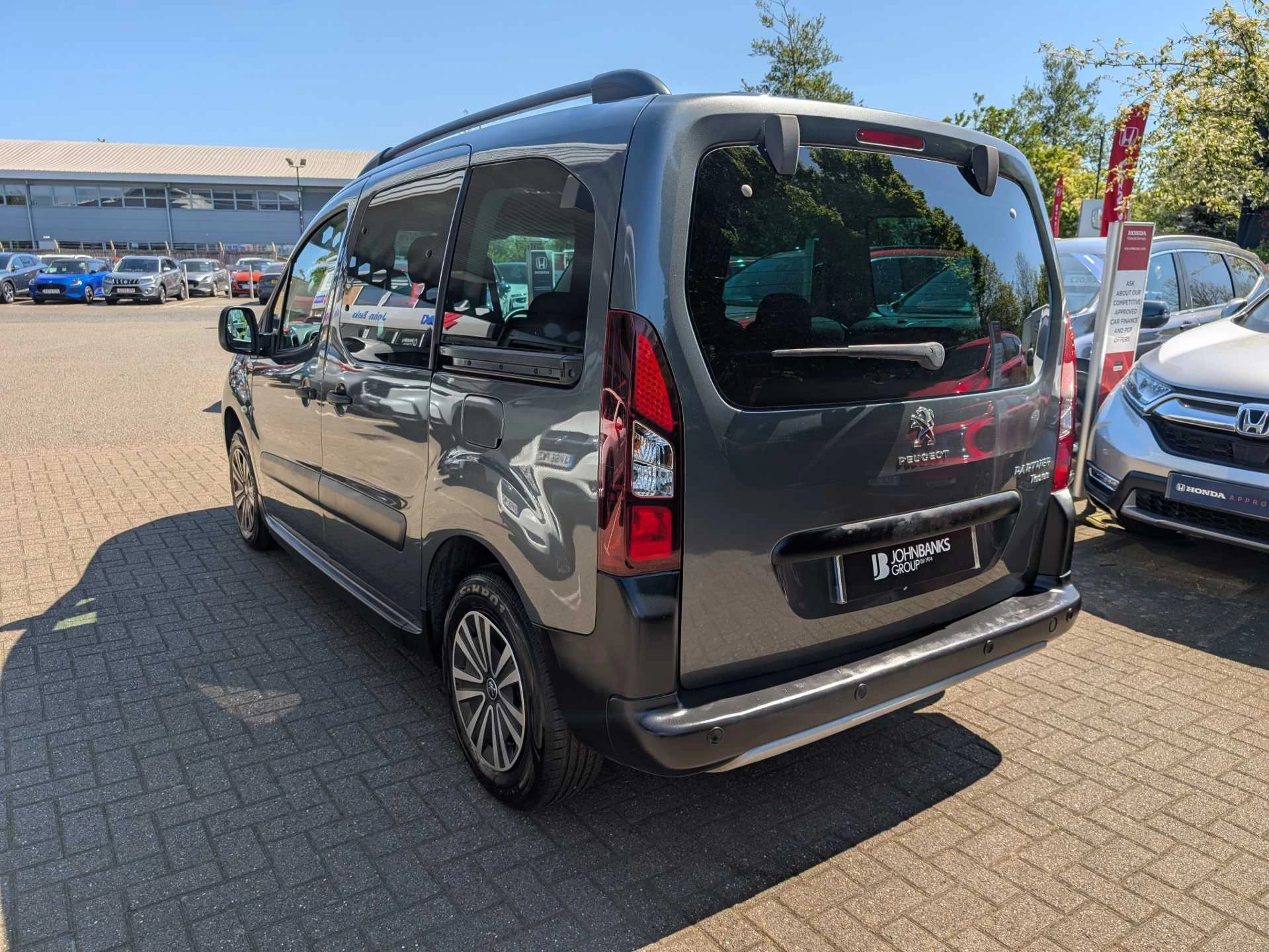 Vehicle image 3